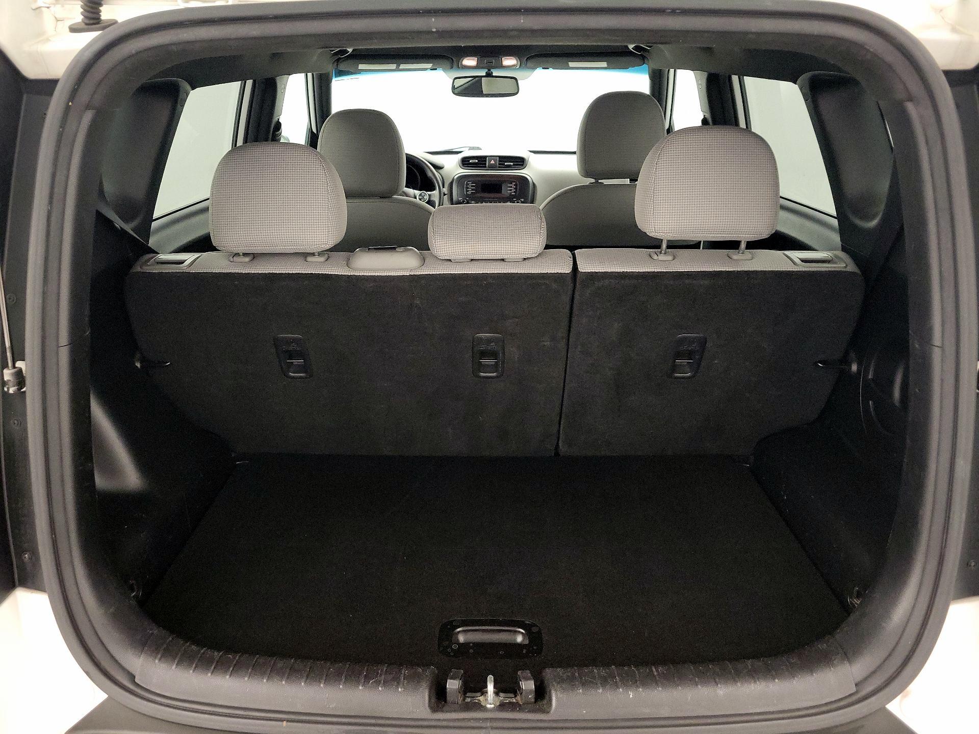 Thumbnail: 2016 Kia Soul - 19