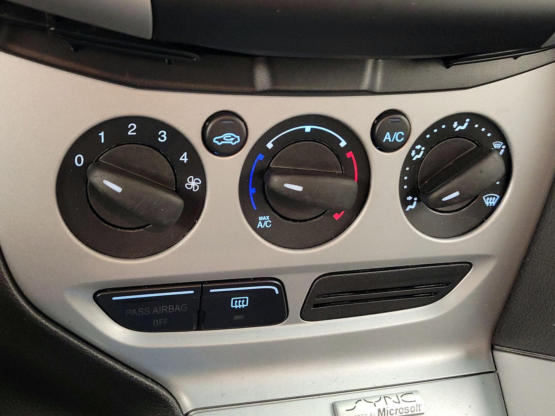 Thumbnail: 2014 Ford Focus - 15