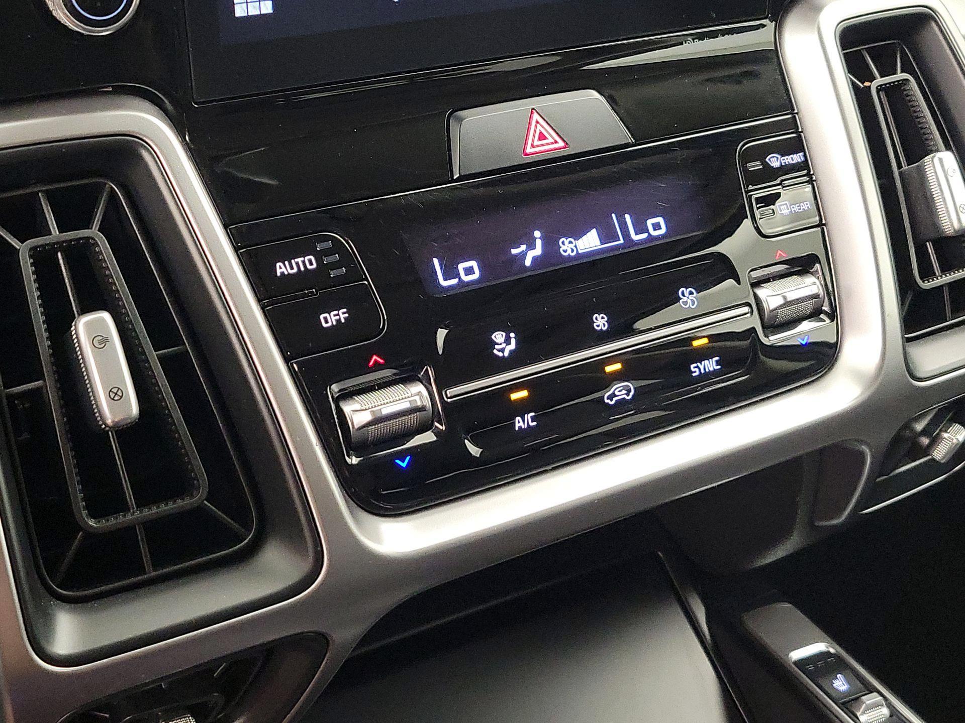 Thumbnail: 2021 Kia Sorento - 16