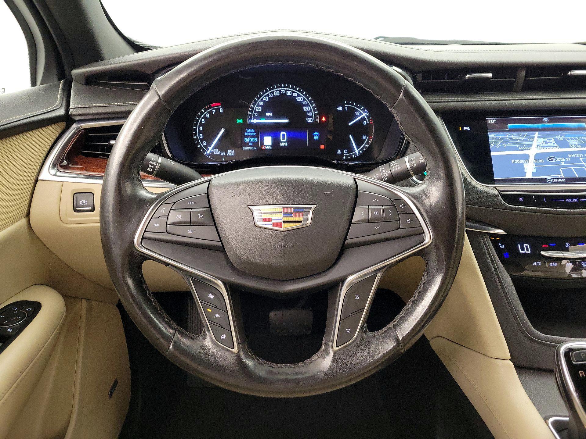 Thumbnail: 2018 Cadillac XT5 - 10