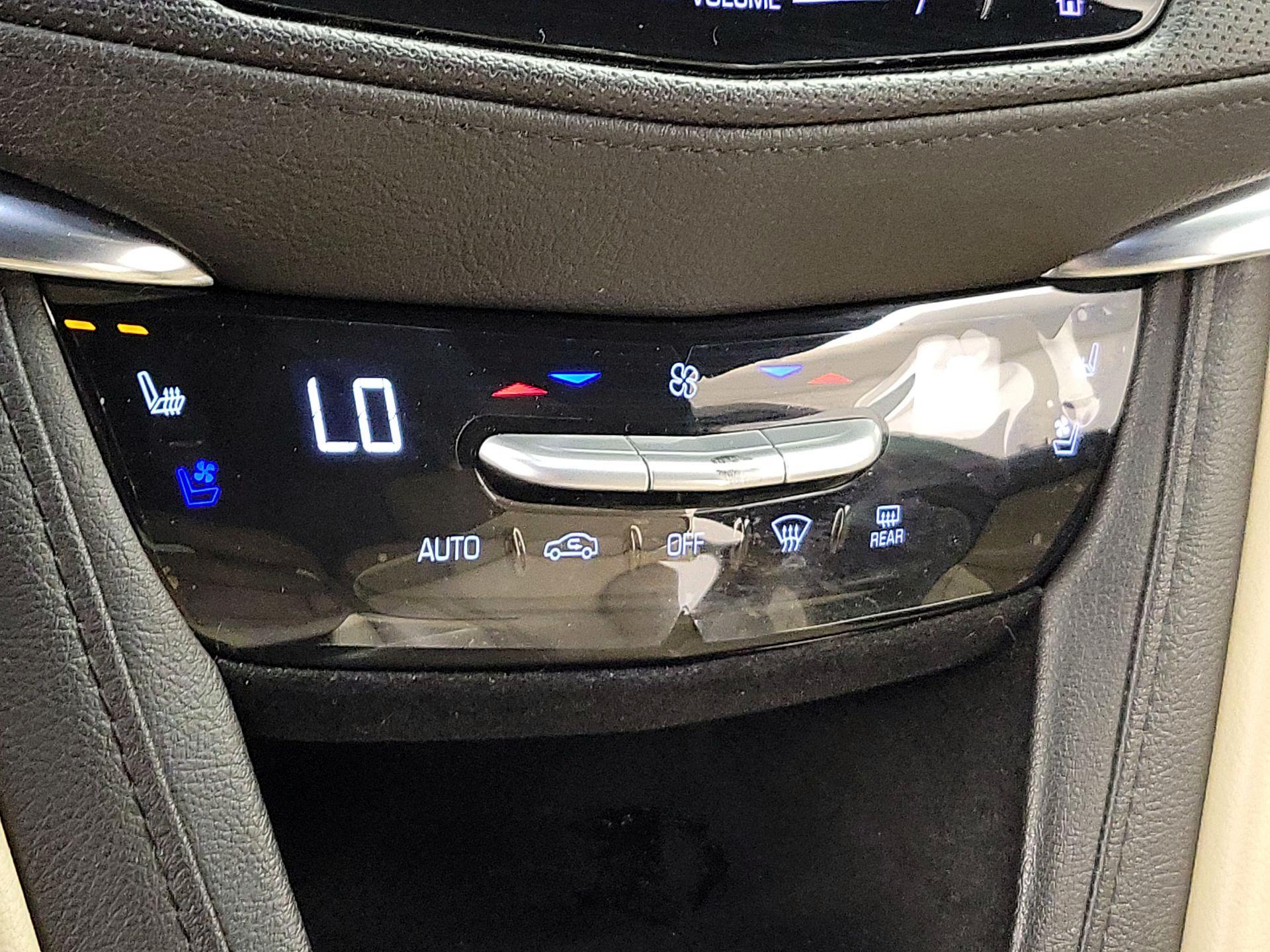 Thumbnail: 2018 Cadillac XT5 - 17