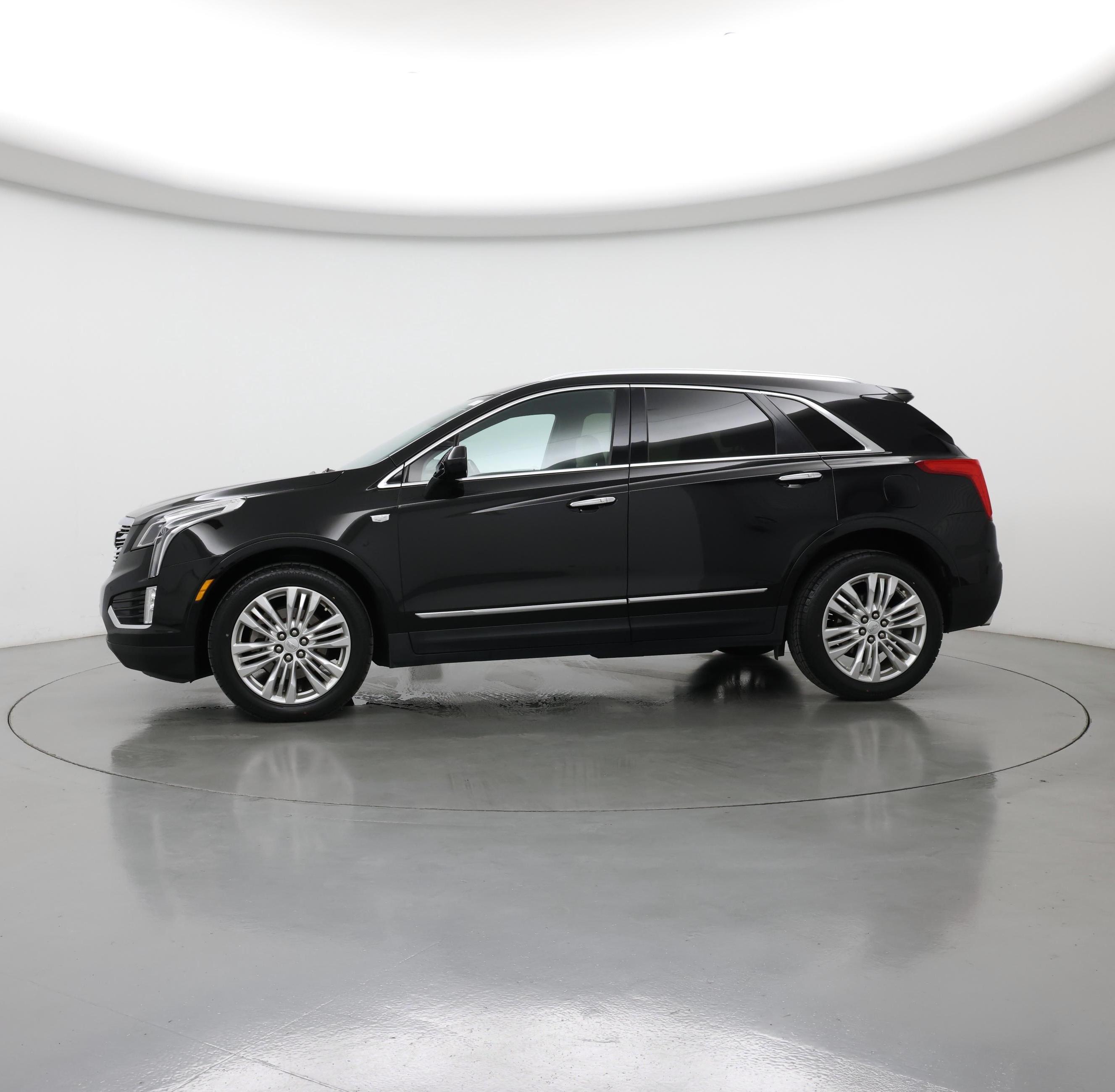 Thumbnail: 2018 Cadillac XT5 - 3