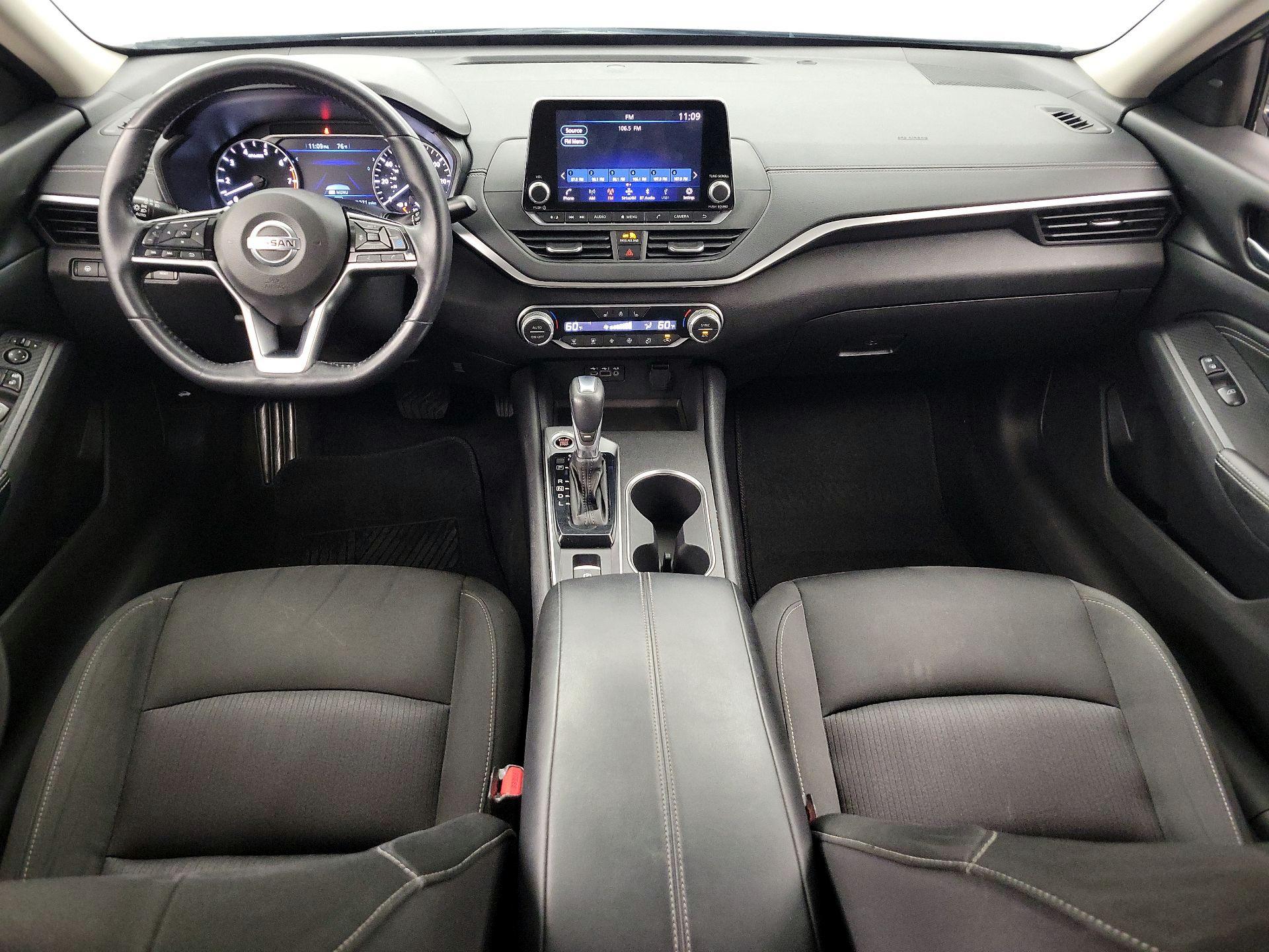 Thumbnail: 2019 Nissan Altima - 9