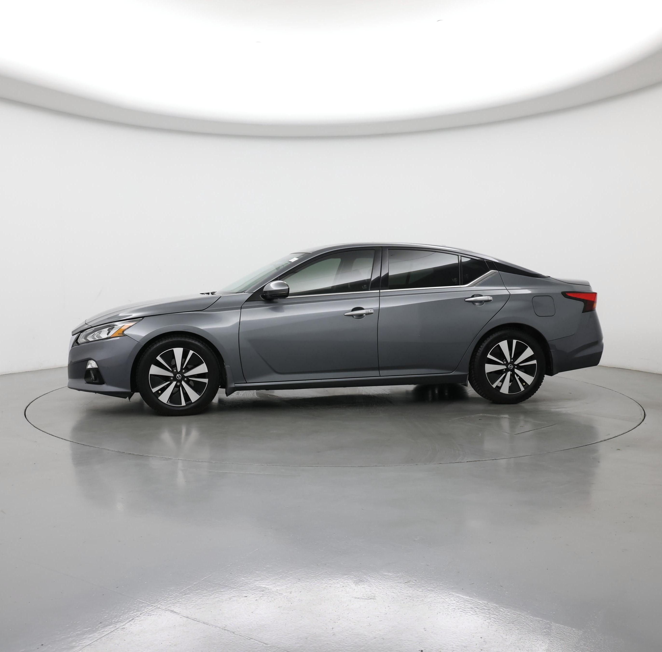 Thumbnail: 2019 Nissan Altima - 3
