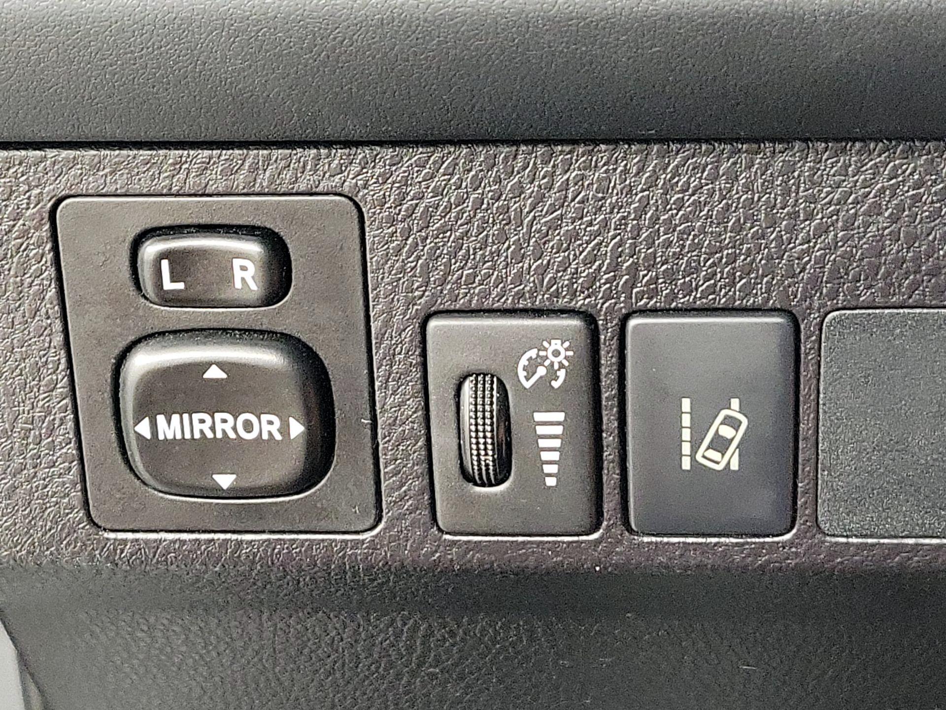 Thumbnail: 2018 Toyota RAV4 - 13