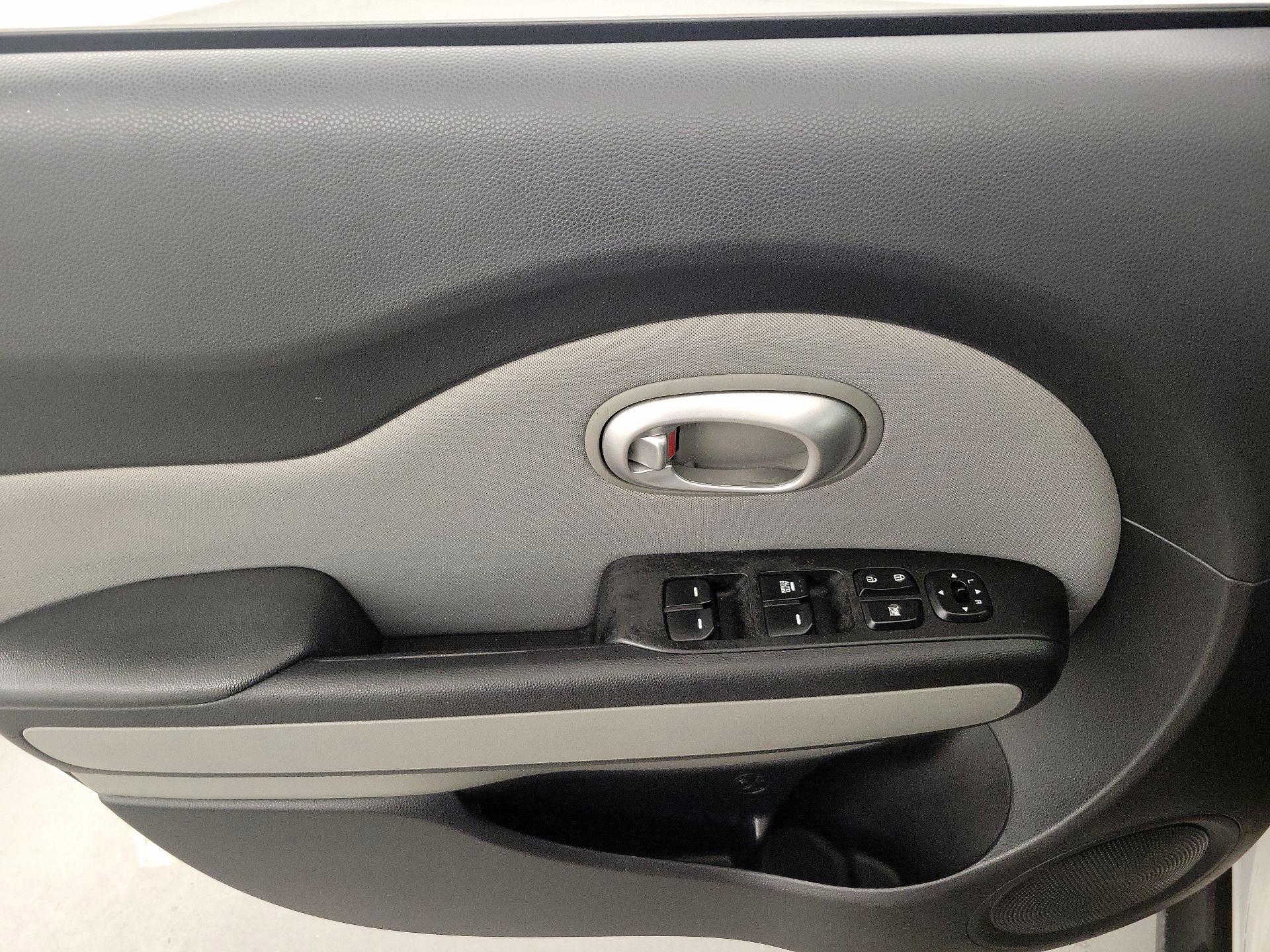 Thumbnail: 2015 Kia Soul - 12