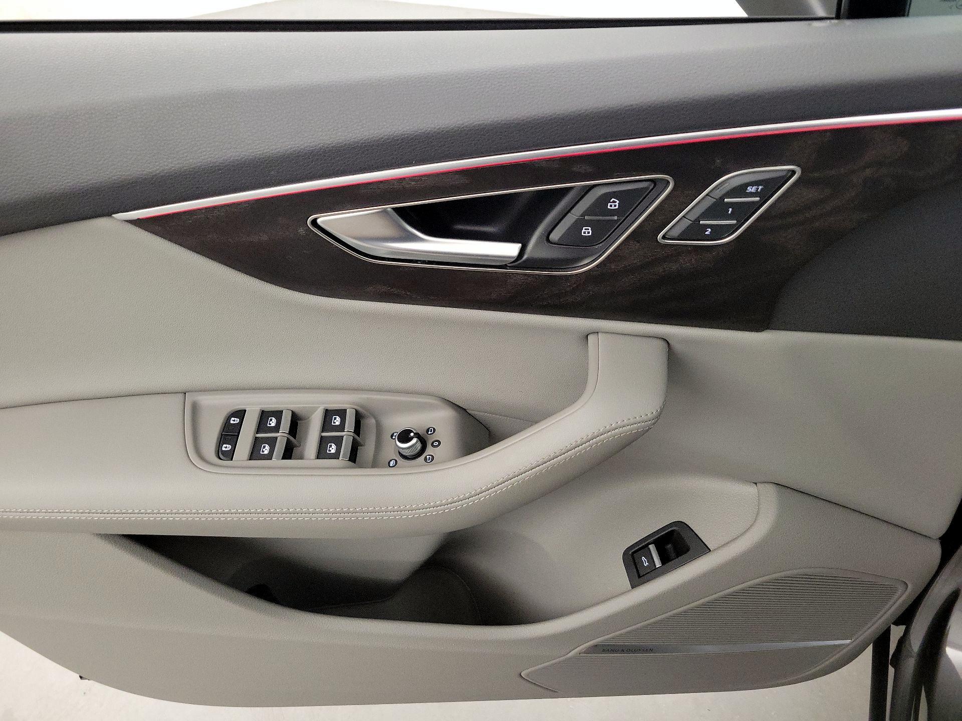 Thumbnail: 2023 Audi Q7 - 12