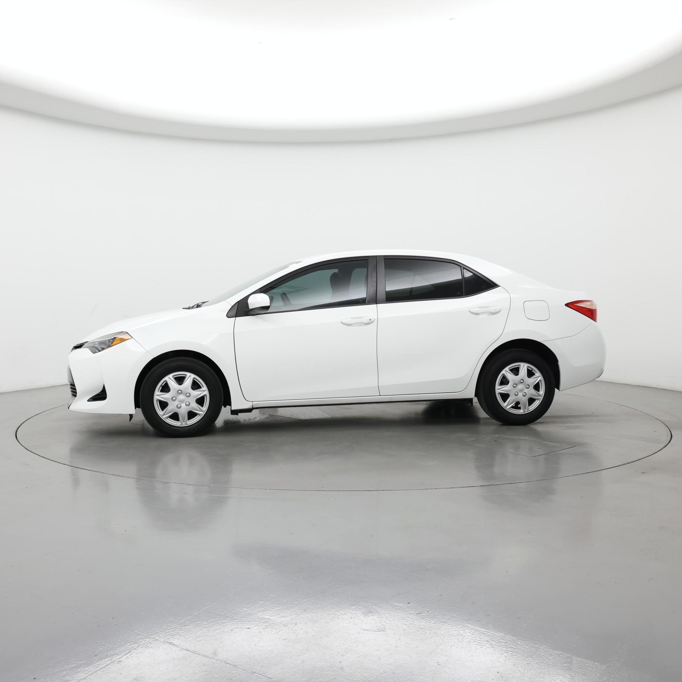 Thumbnail: 2018 Toyota Corolla - 3