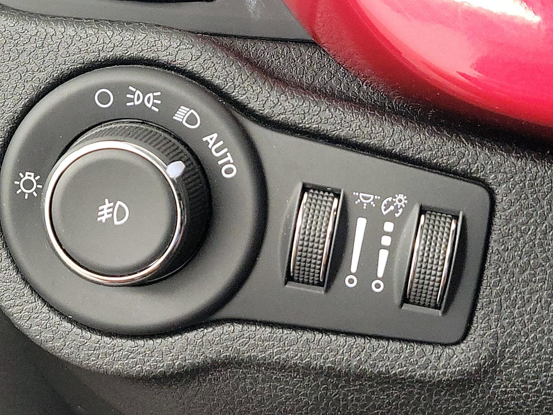 Thumbnail: 2018 Fiat 500X - 13