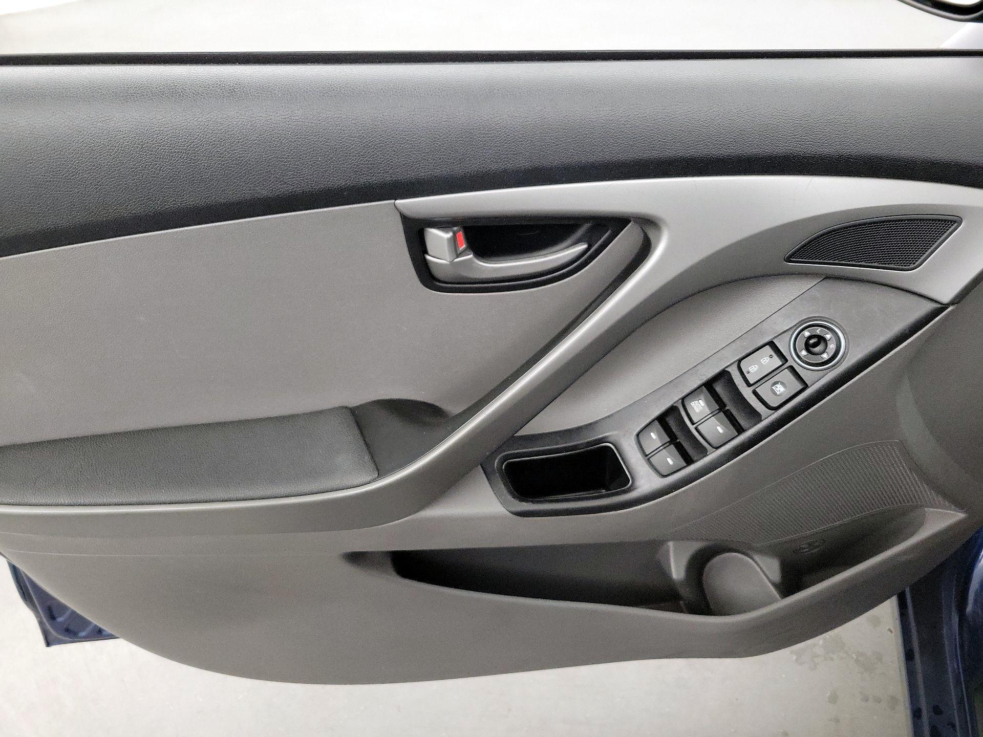 Thumbnail: 2016 Hyundai Elantra - 12