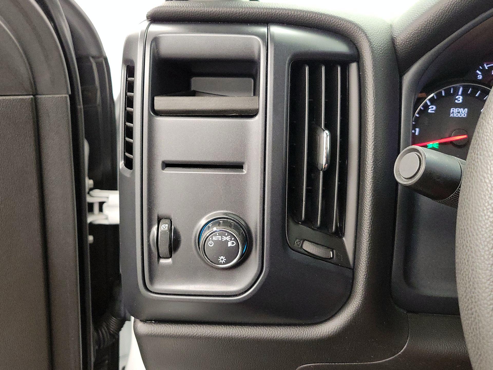 Thumbnail: 2016 Chevrolet Silverado 1500 - 13