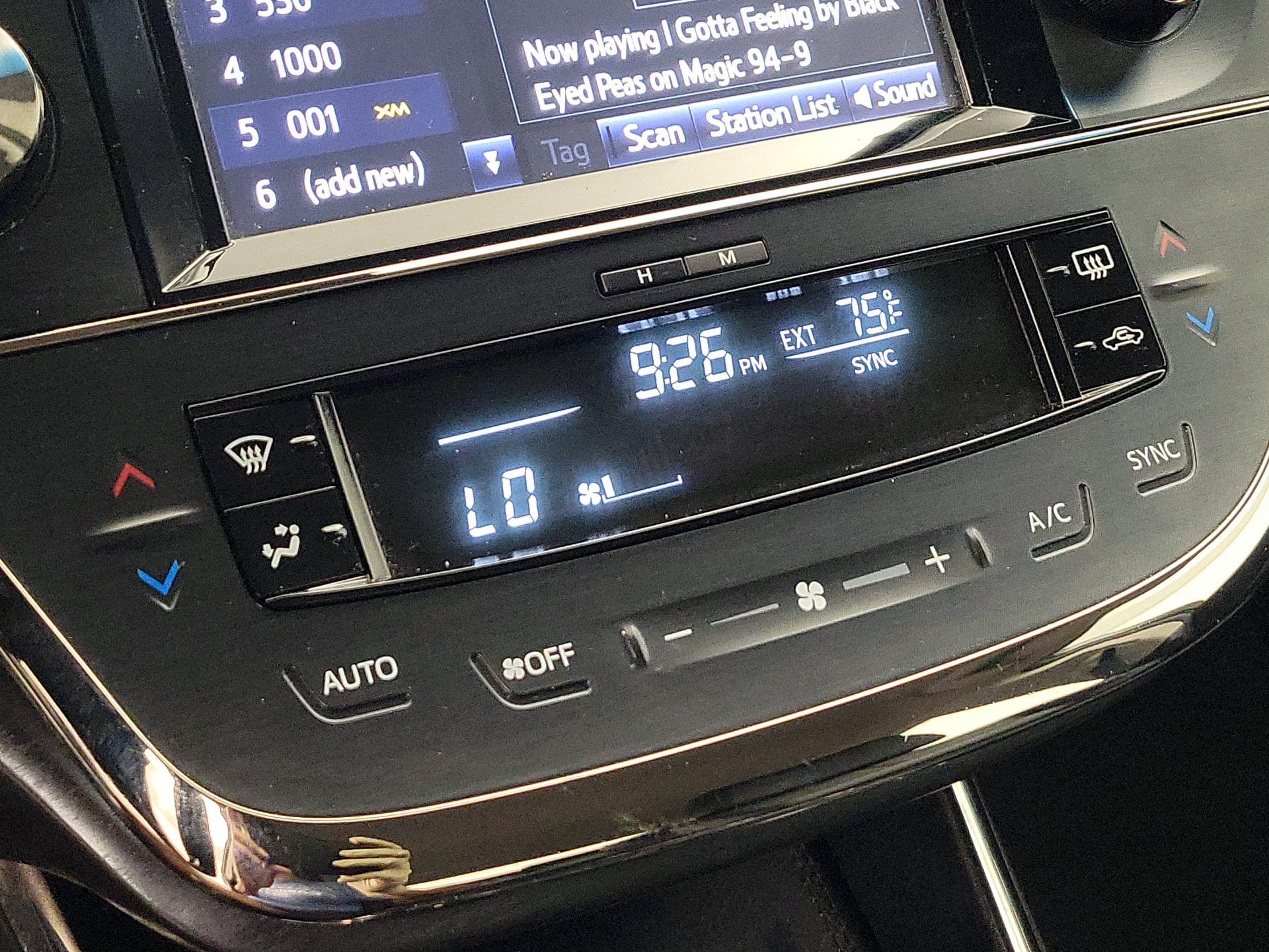 Thumbnail: 2017 Toyota Avalon - 16