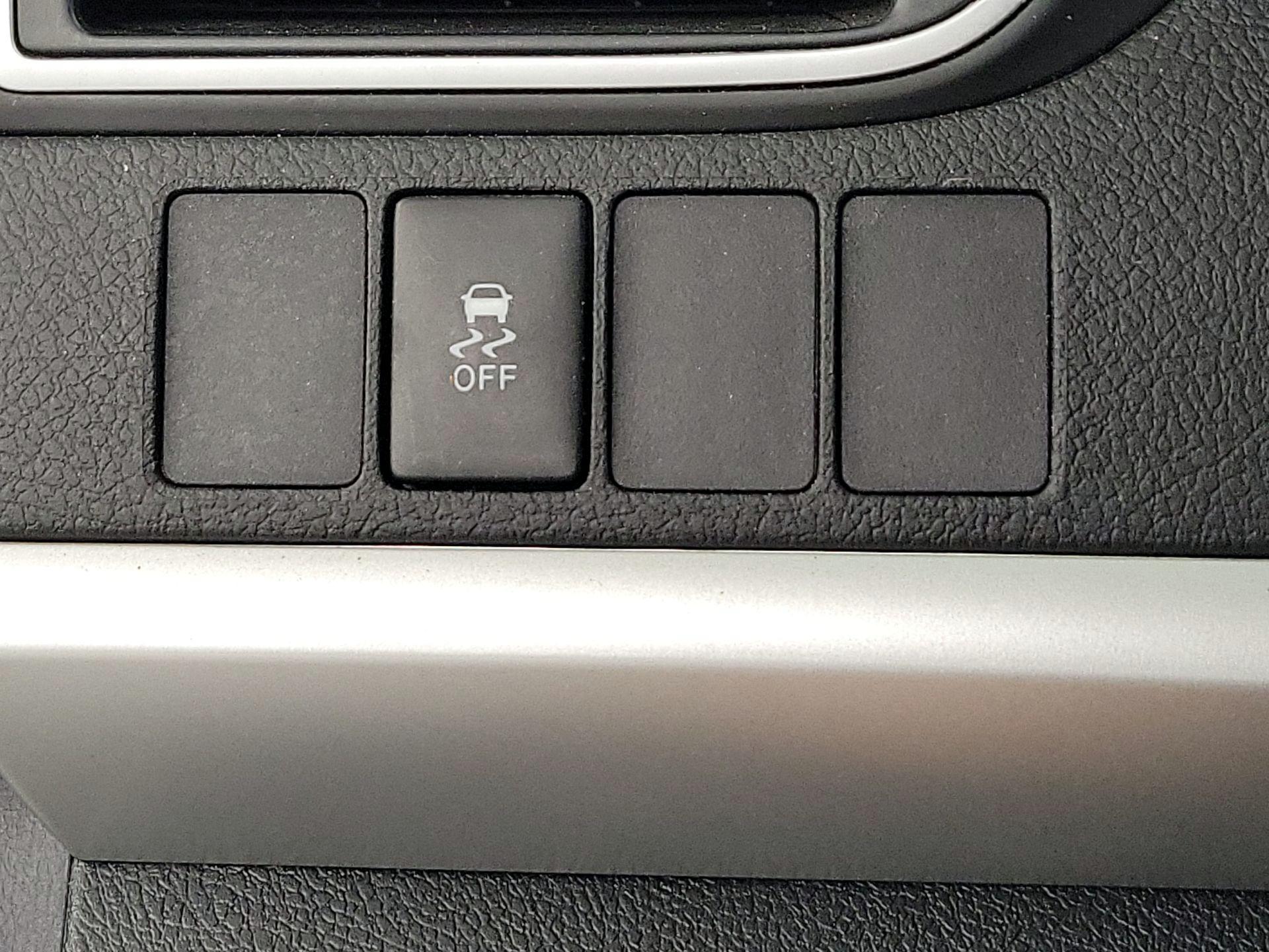 Thumbnail: 2015 Toyota Camry - 13