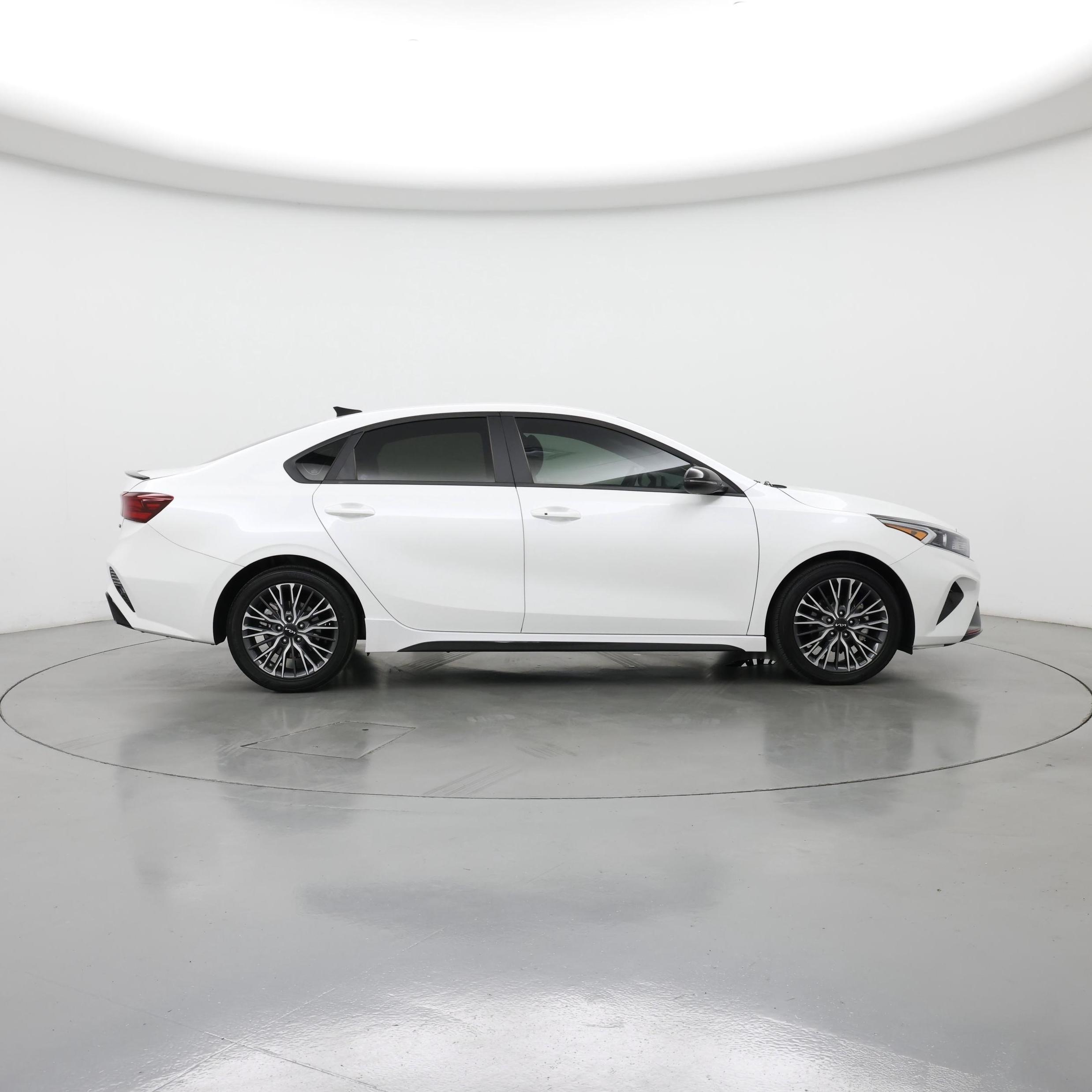 Thumbnail: 2023 Kia Forte - 7