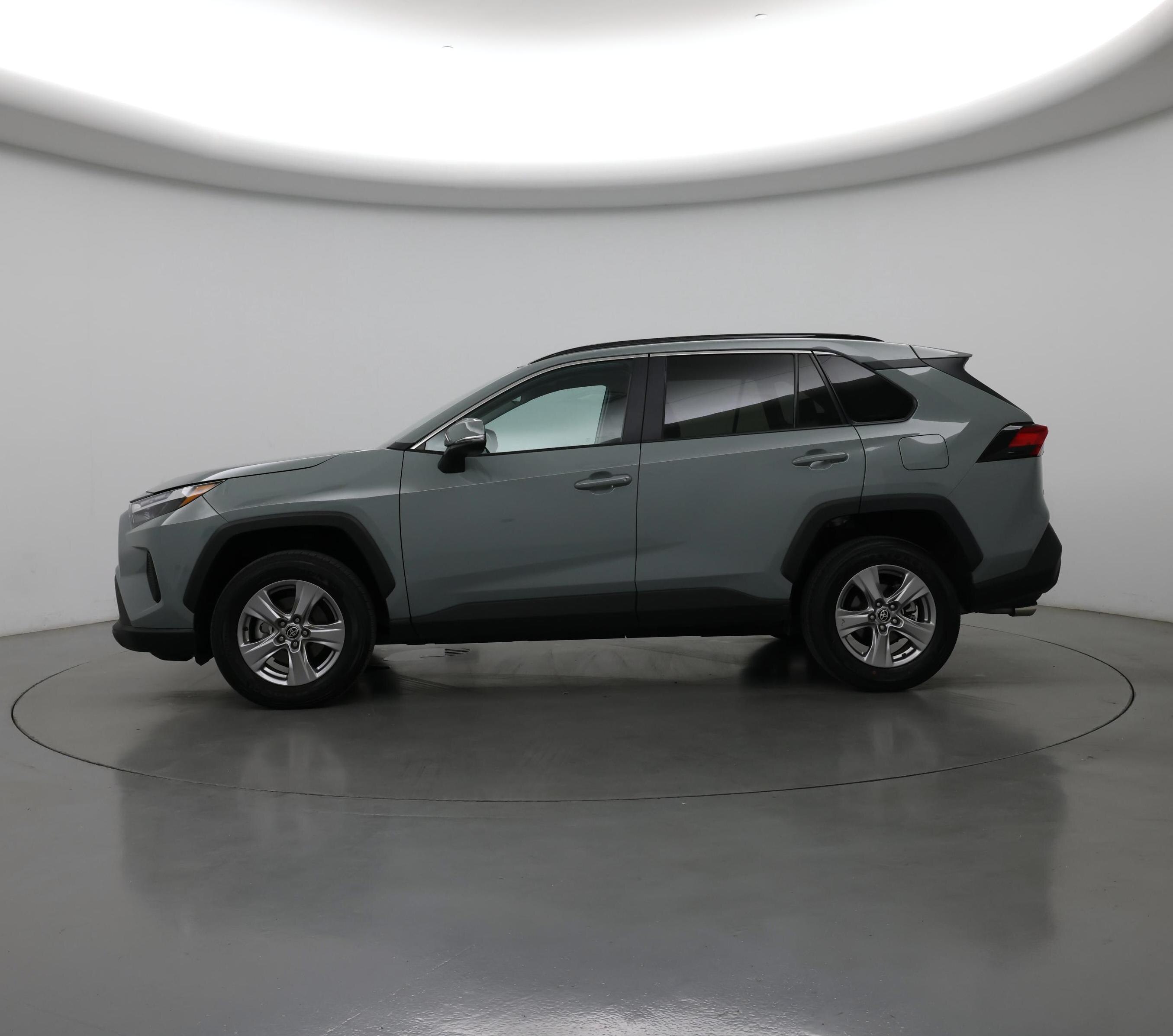 Thumbnail: 2022 Toyota RAV4 - 3