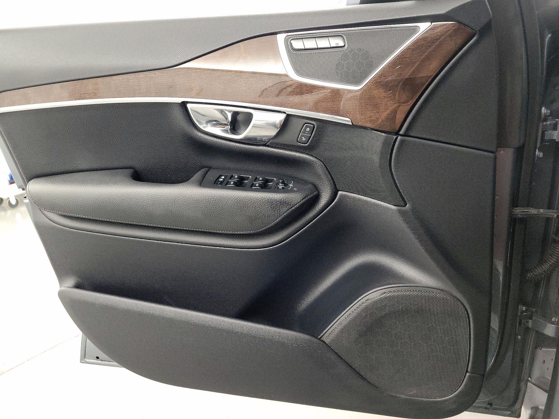 Thumbnail: 2016 Volvo XC90 - 12