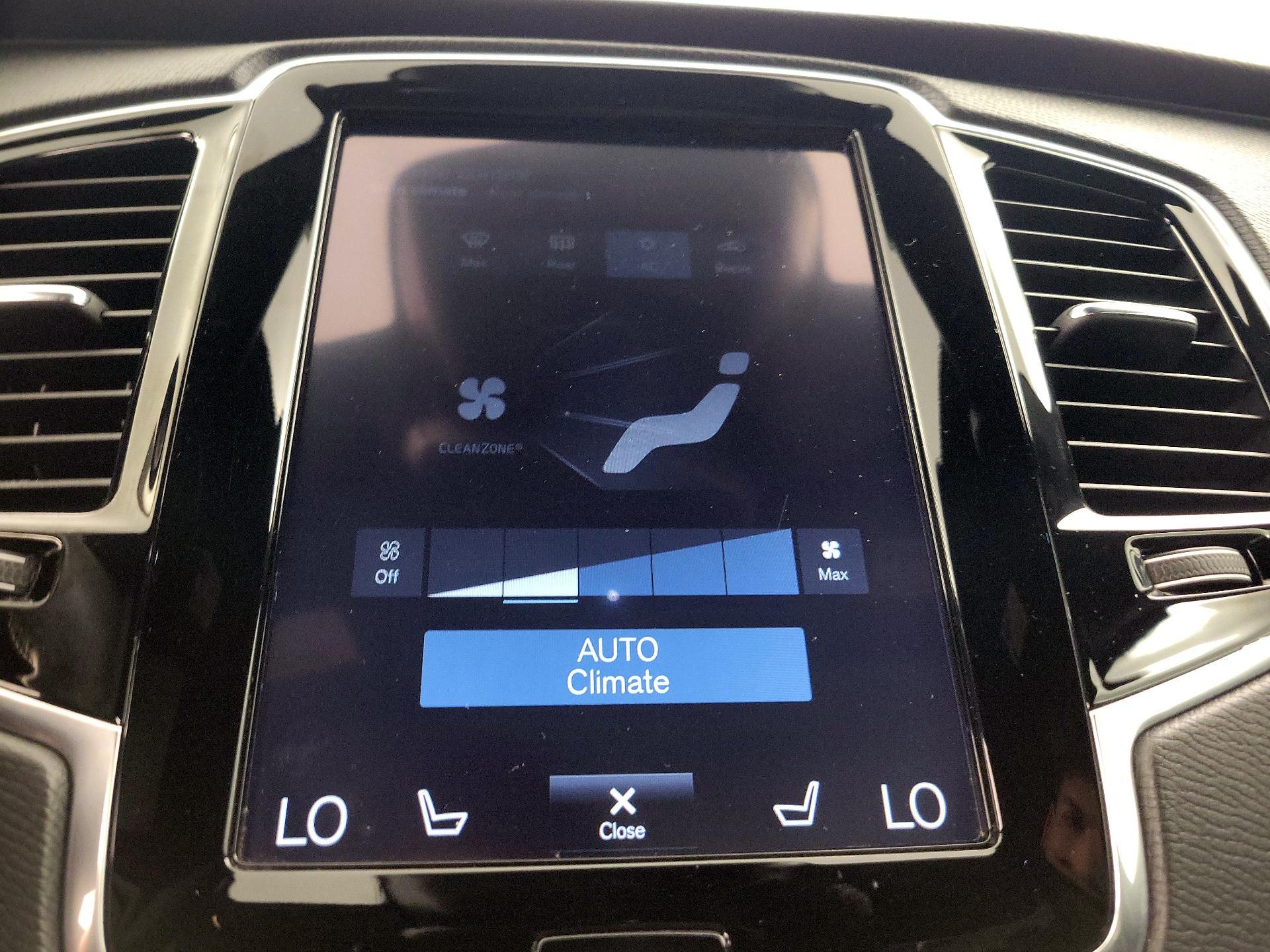 Thumbnail: 2016 Volvo XC90 - 17