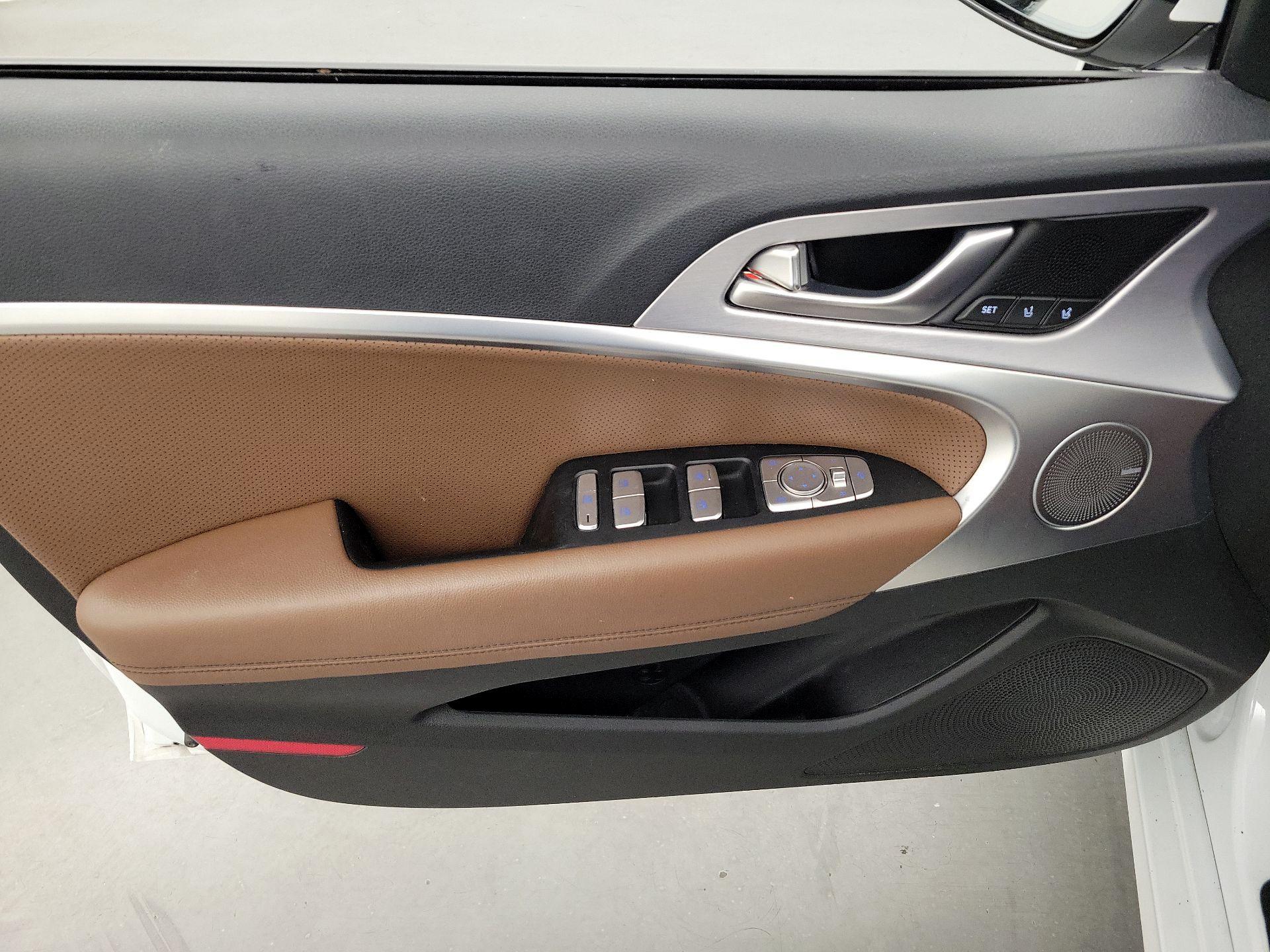Thumbnail: 2020 Genesis G70 - 12