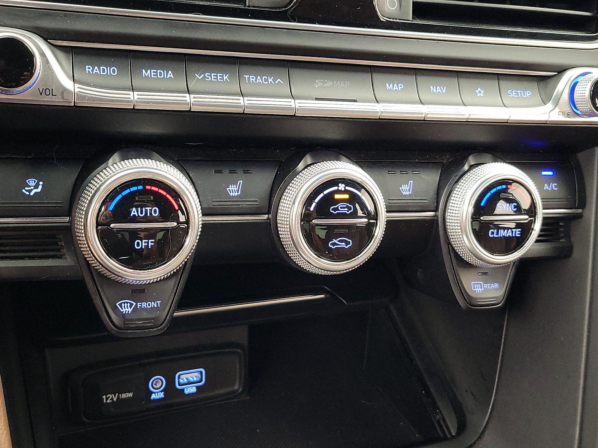 Thumbnail: 2020 Genesis G70 - 17