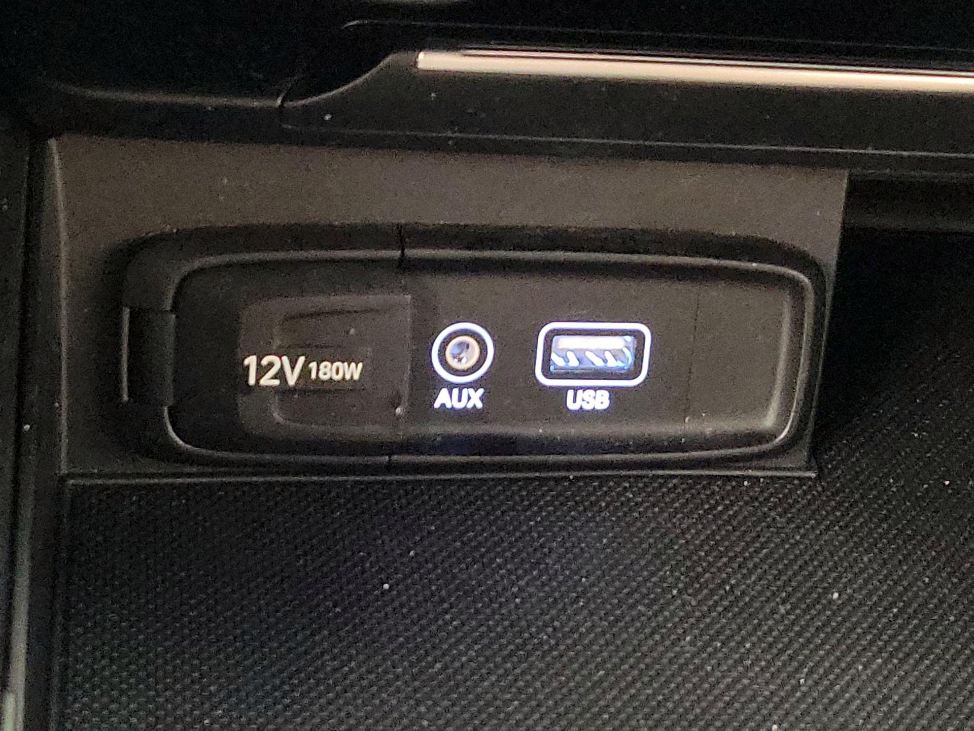 Thumbnail: 2020 Genesis G70 - 19