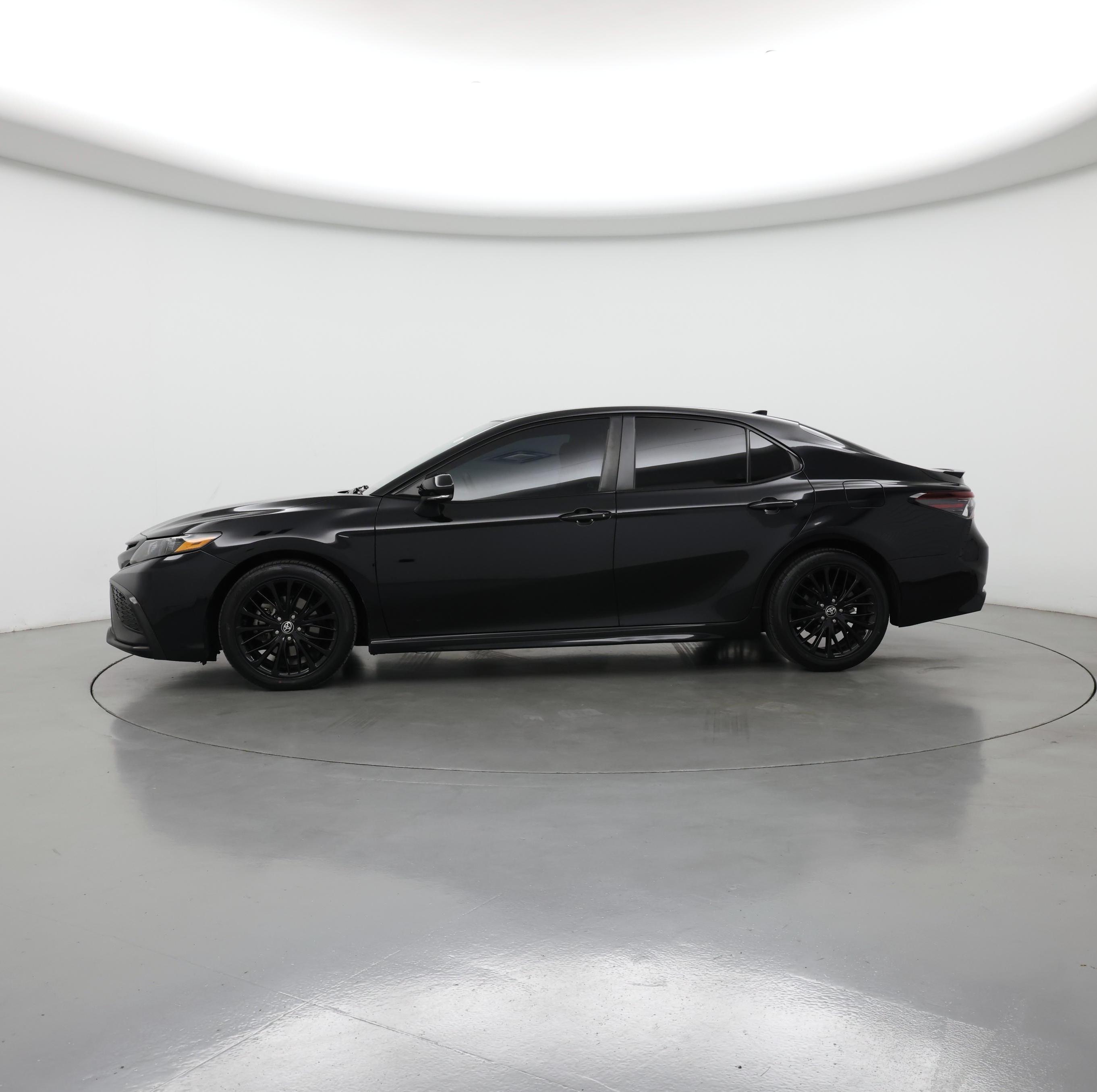 Thumbnail: 2021 Toyota Camry - 3