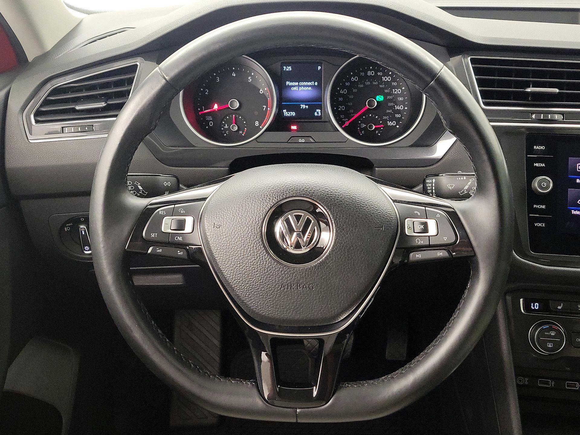 Thumbnail: 2018 Volkswagen Tiguan - 10