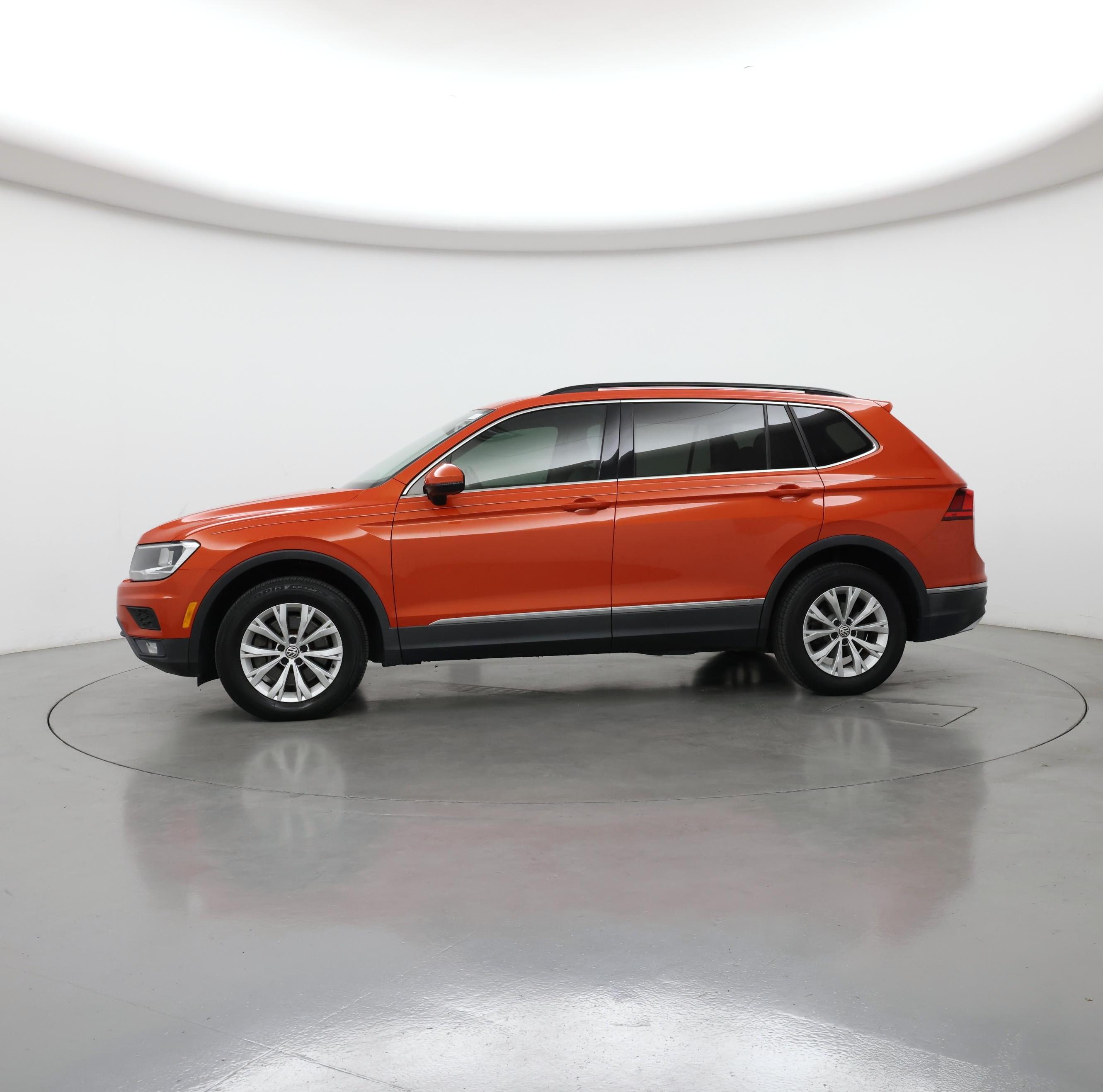 Thumbnail: 2018 Volkswagen Tiguan - 3
