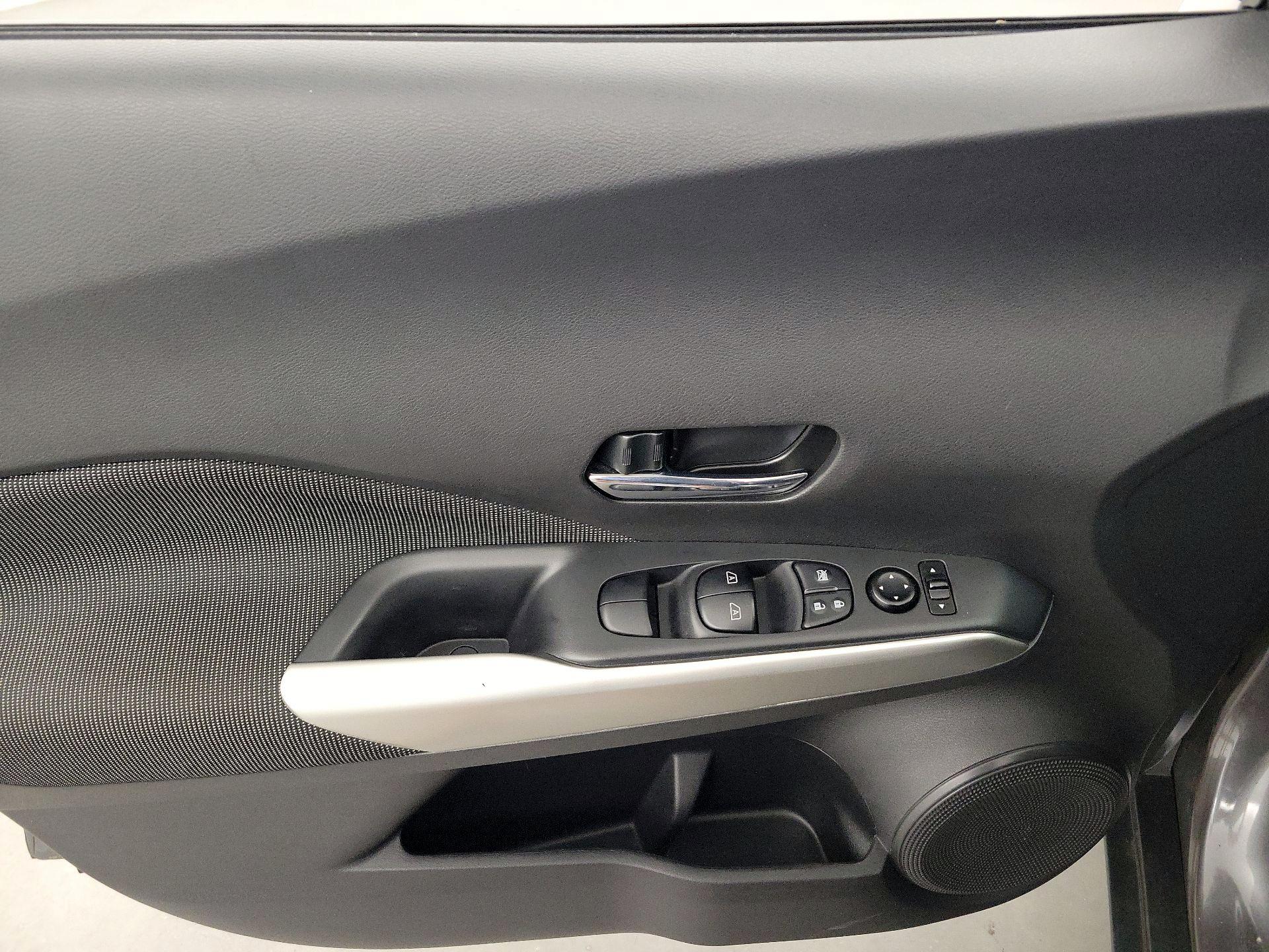 Thumbnail: 2020 Nissan Kicks - 12