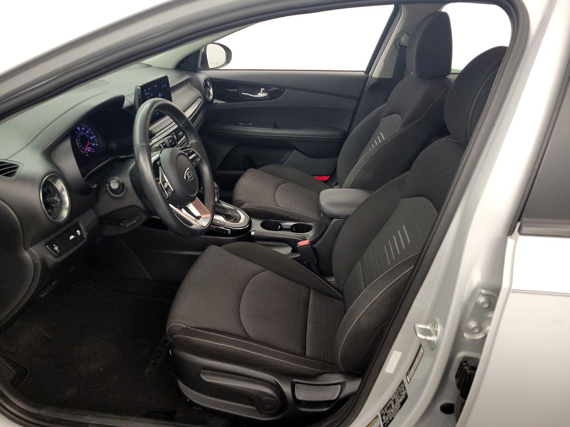 Thumbnail: 2019 Kia Forte - 11