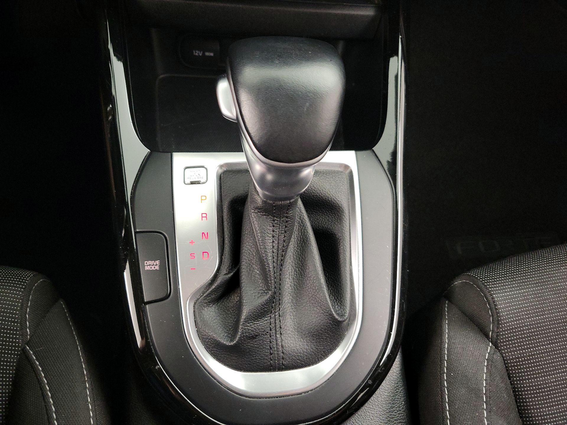Thumbnail: 2019 Kia Forte - 17