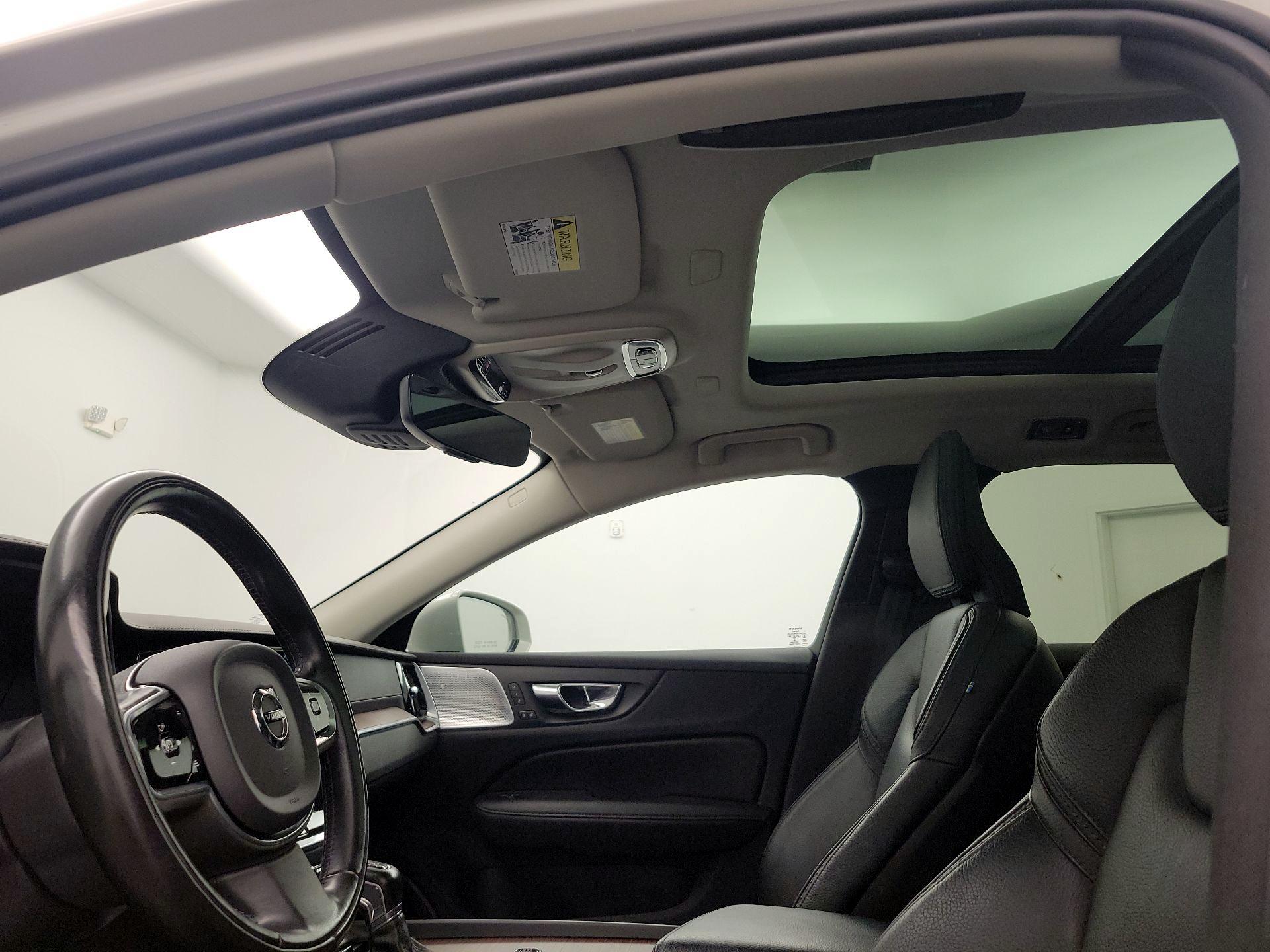 Thumbnail: 2020 Volvo S60 - 20