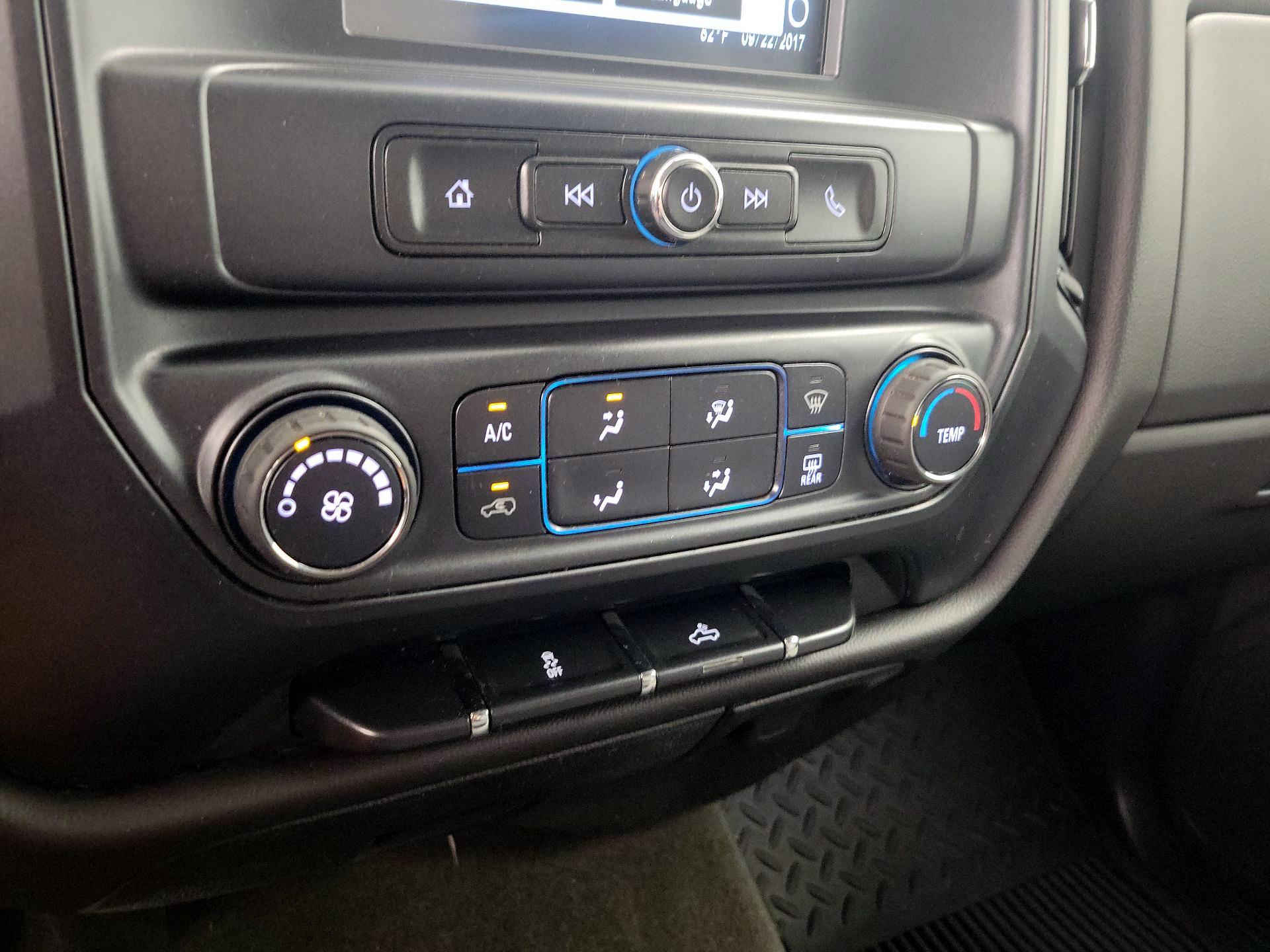 Thumbnail: 2017 Chevrolet Silverado 1500 - 16