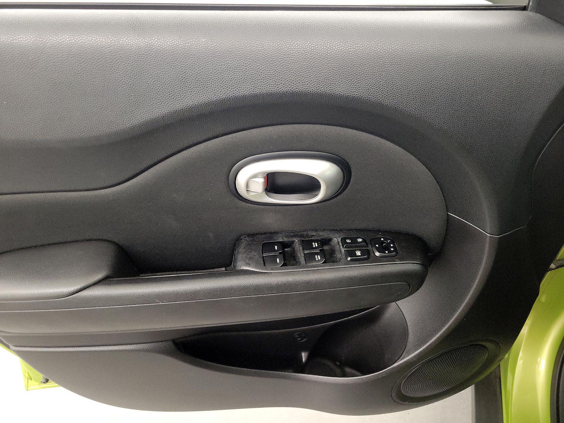 Thumbnail: 2014 Kia Soul - 12