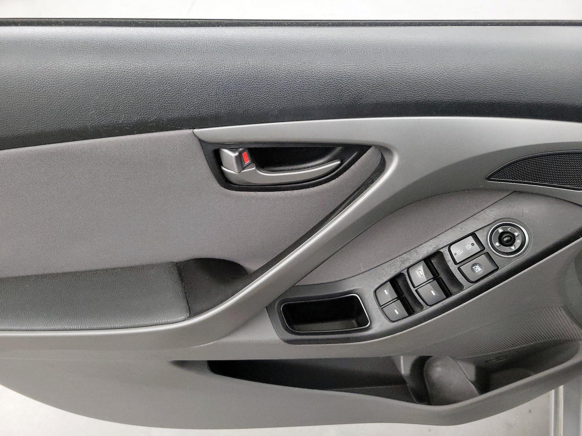 Thumbnail: 2015 Hyundai Elantra - 12