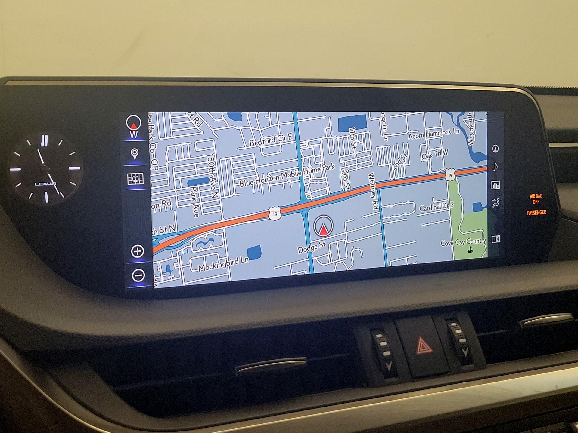 Thumbnail: 2019 Lexus ES - 14