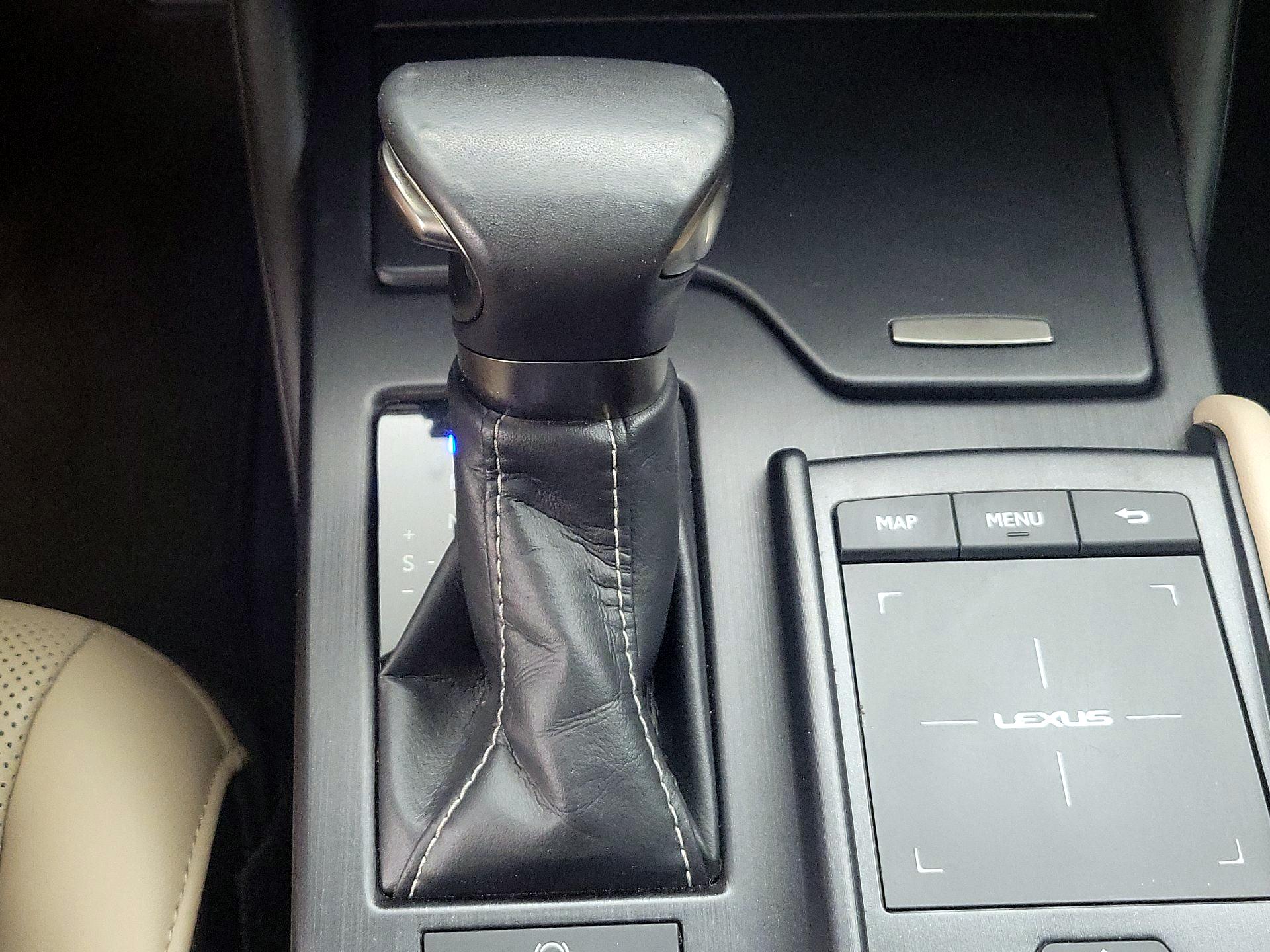 Thumbnail: 2019 Lexus ES - 18
