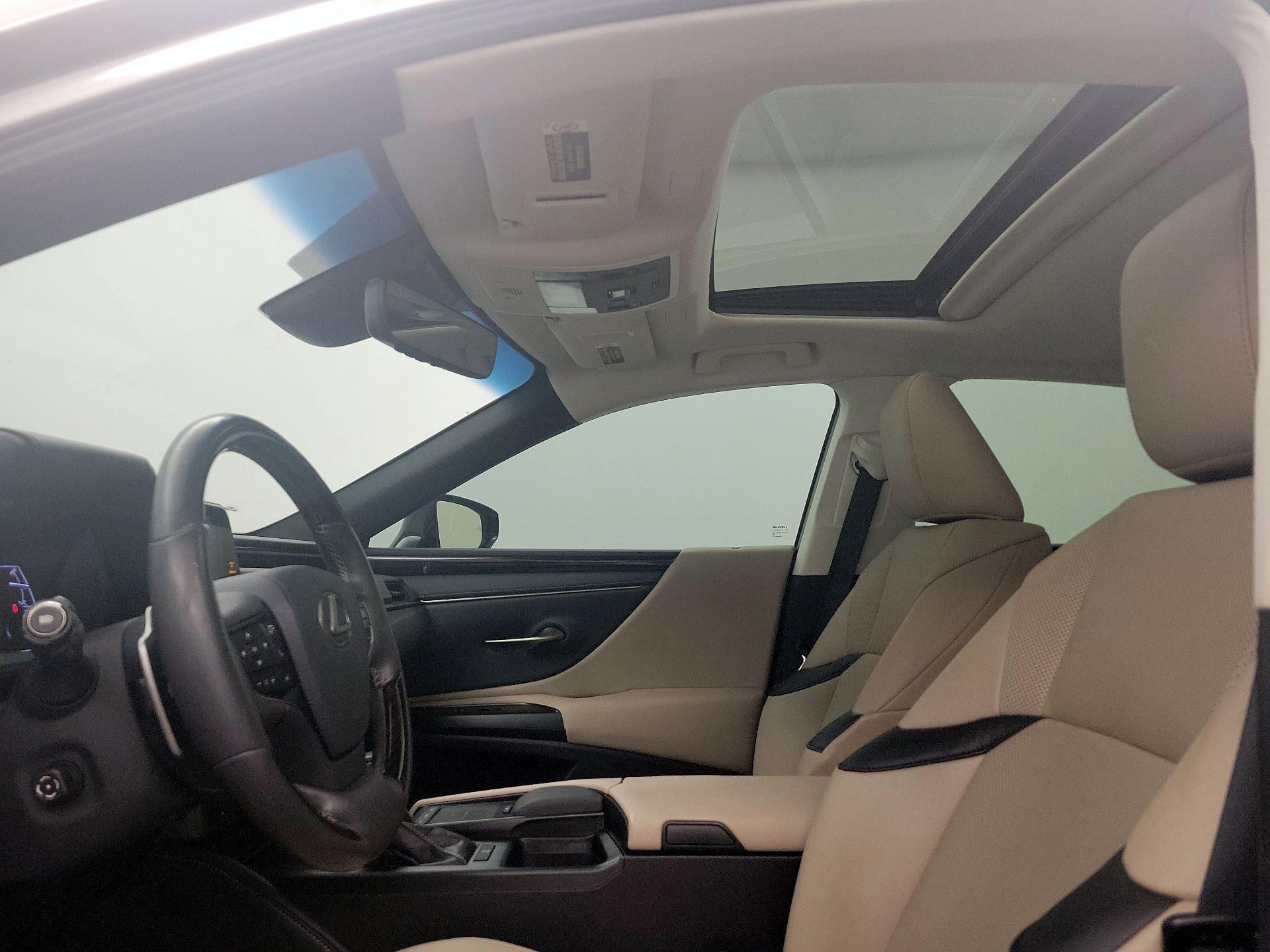 Thumbnail: 2019 Lexus ES - 20