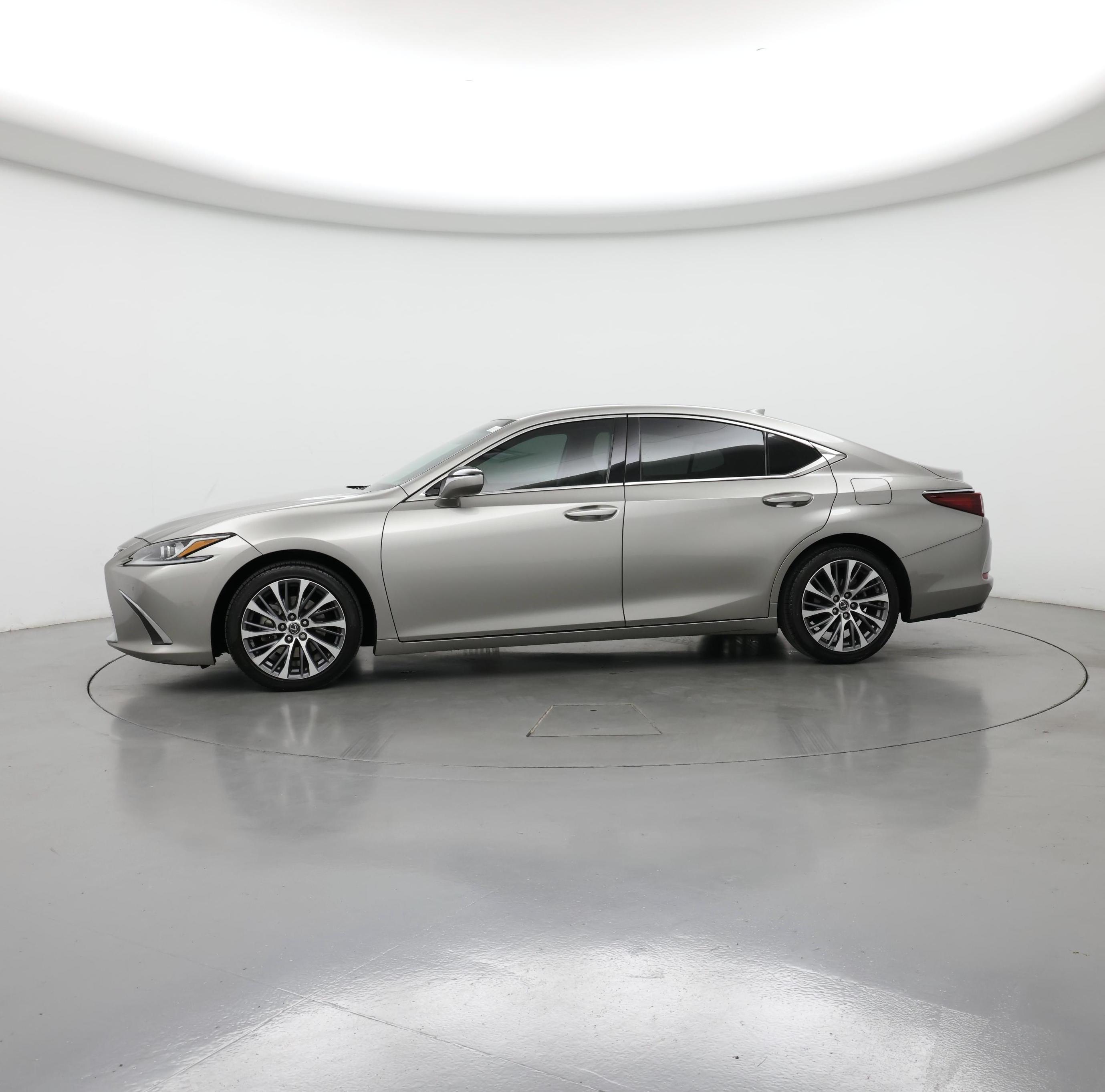 Thumbnail: 2019 Lexus ES - 3