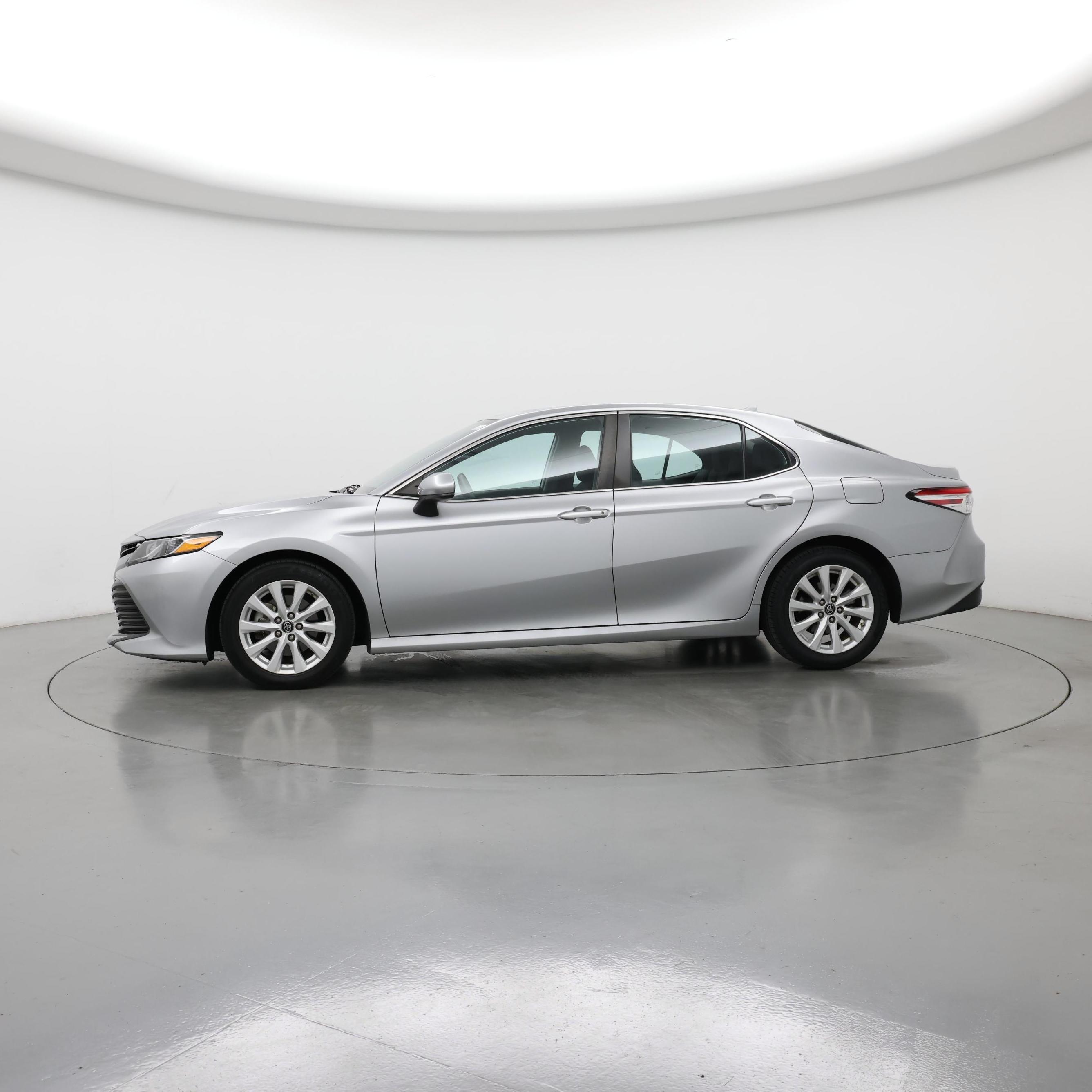 Thumbnail: 2019 Toyota Camry - 3