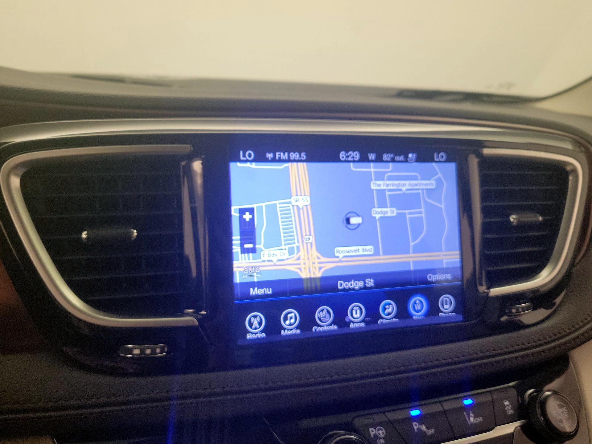 Thumbnail: 2017 Chrysler Pacifica - 14