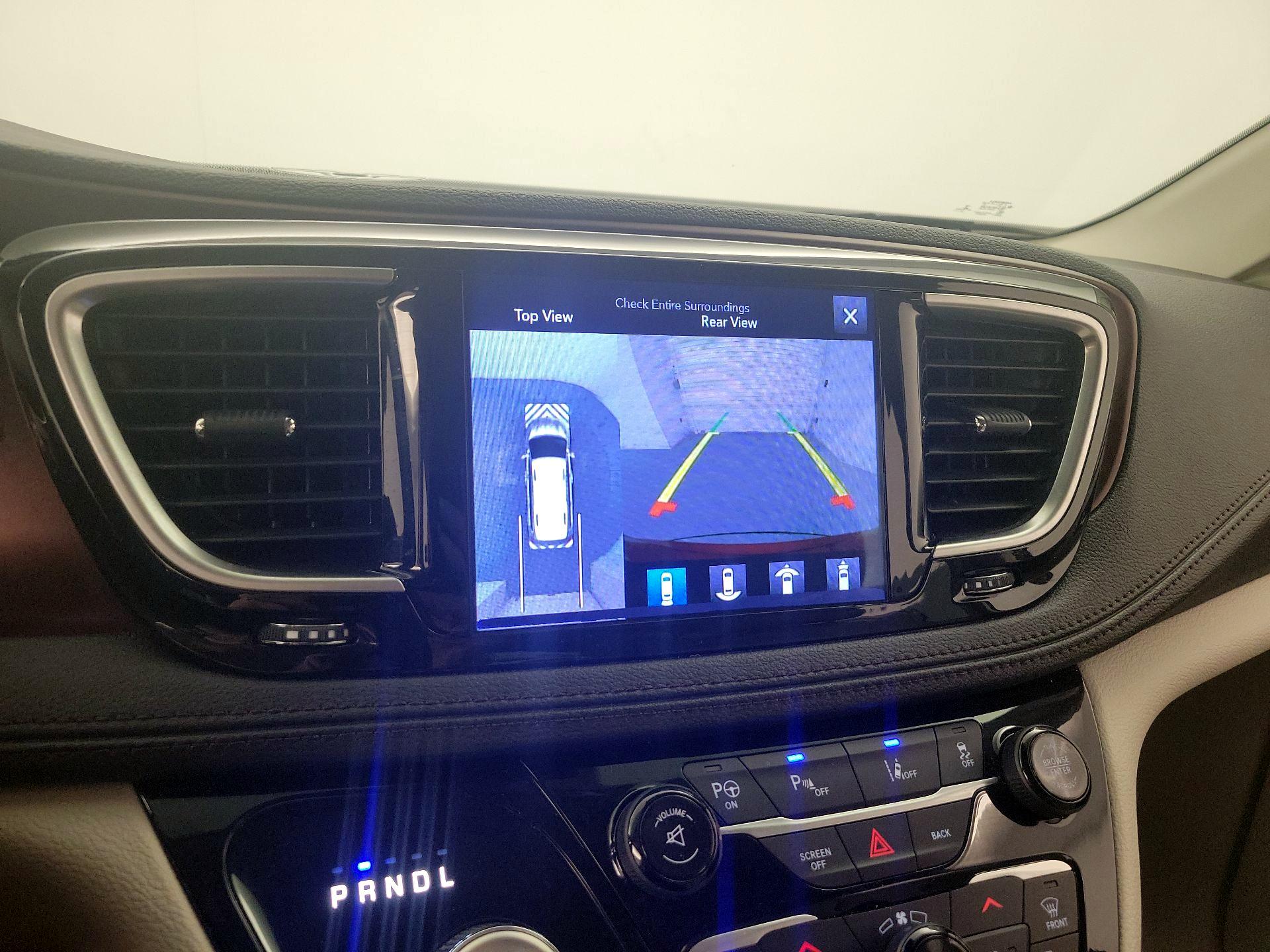 Thumbnail: 2017 Chrysler Pacifica - 15