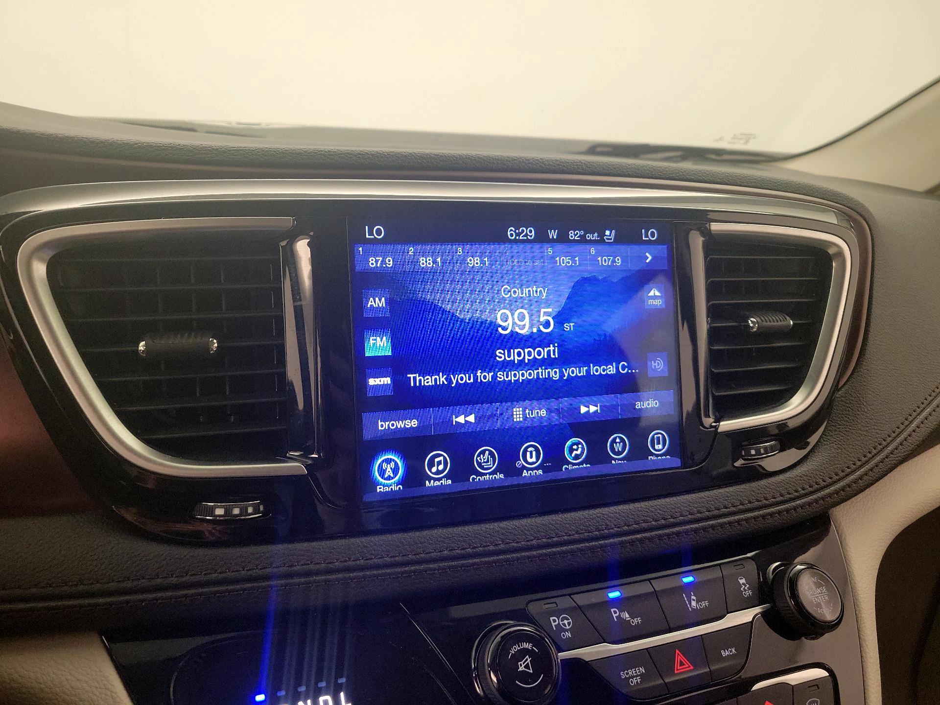 Thumbnail: 2017 Chrysler Pacifica - 16