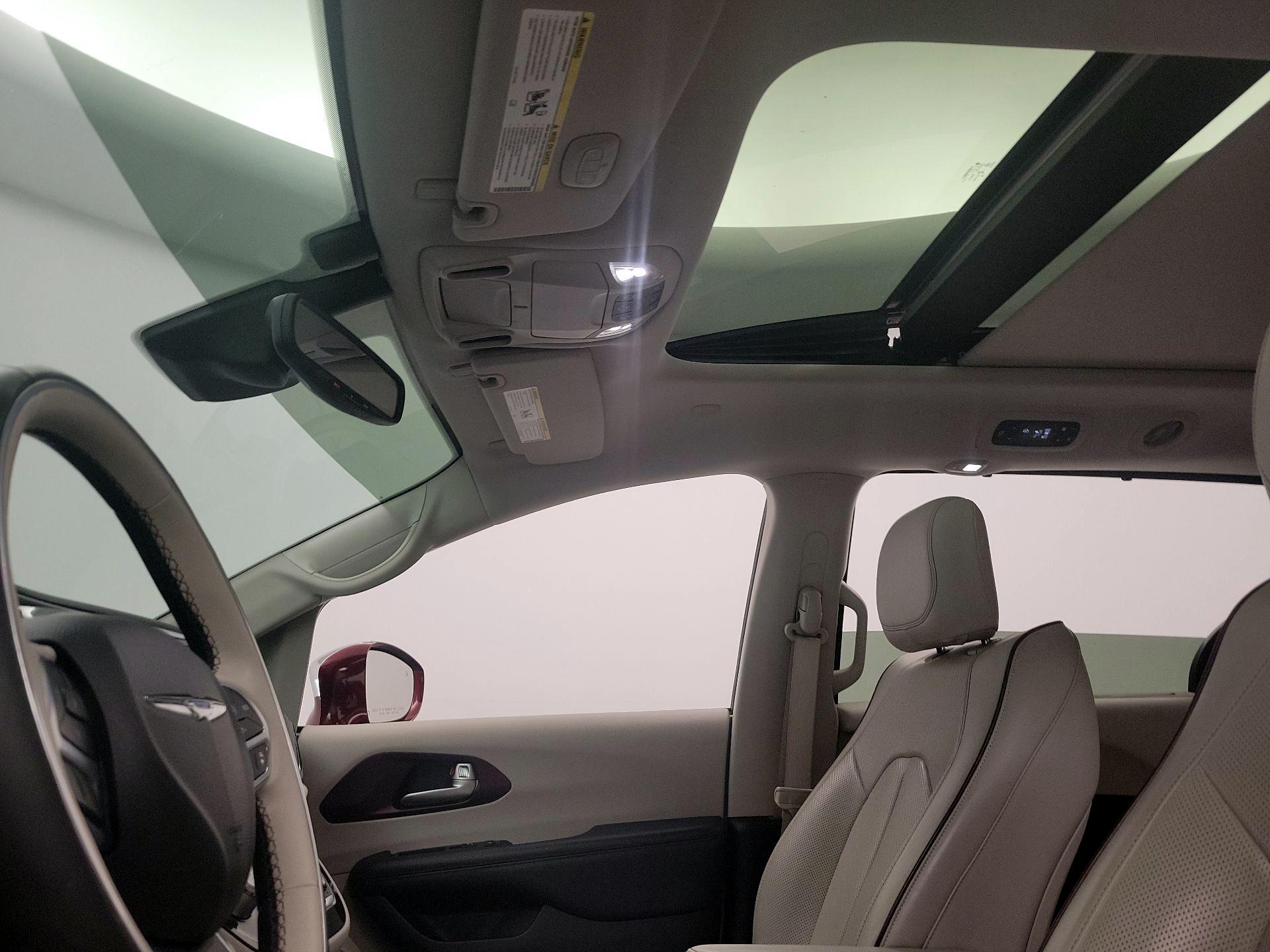 Thumbnail: 2017 Chrysler Pacifica - 20