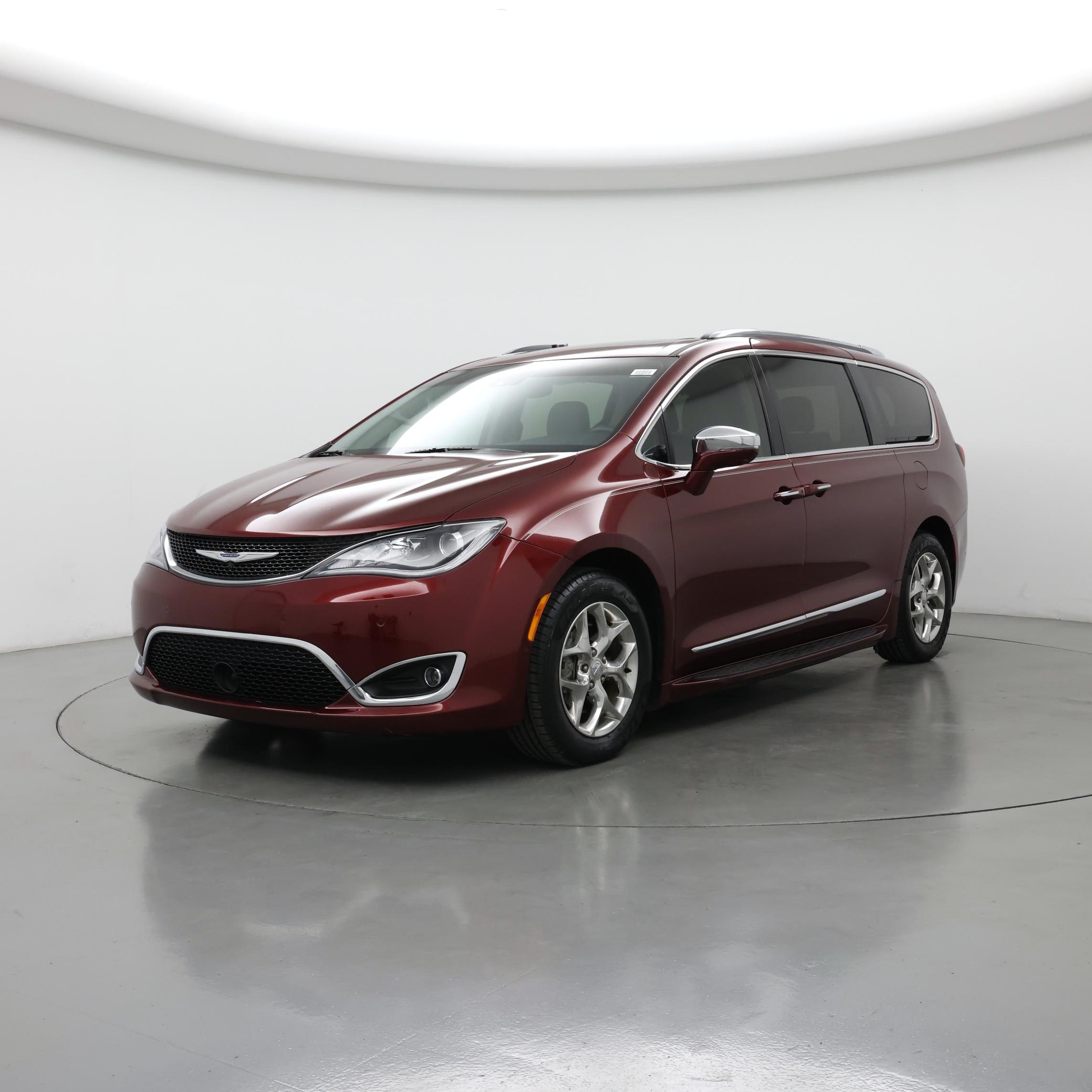 Thumbnail: 2017 Chrysler Pacifica - 4