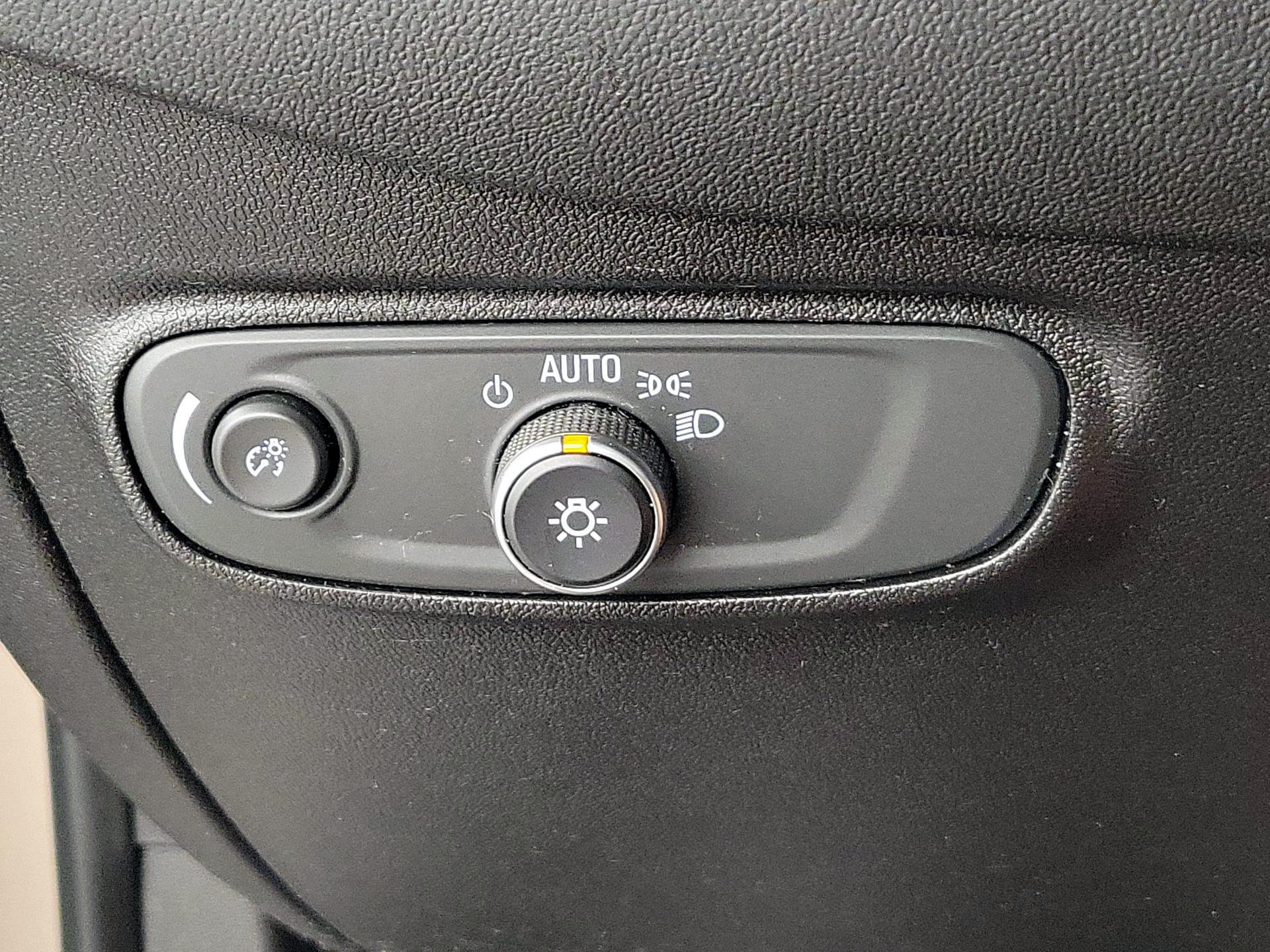 Thumbnail: 2018 Chevrolet Equinox - 13