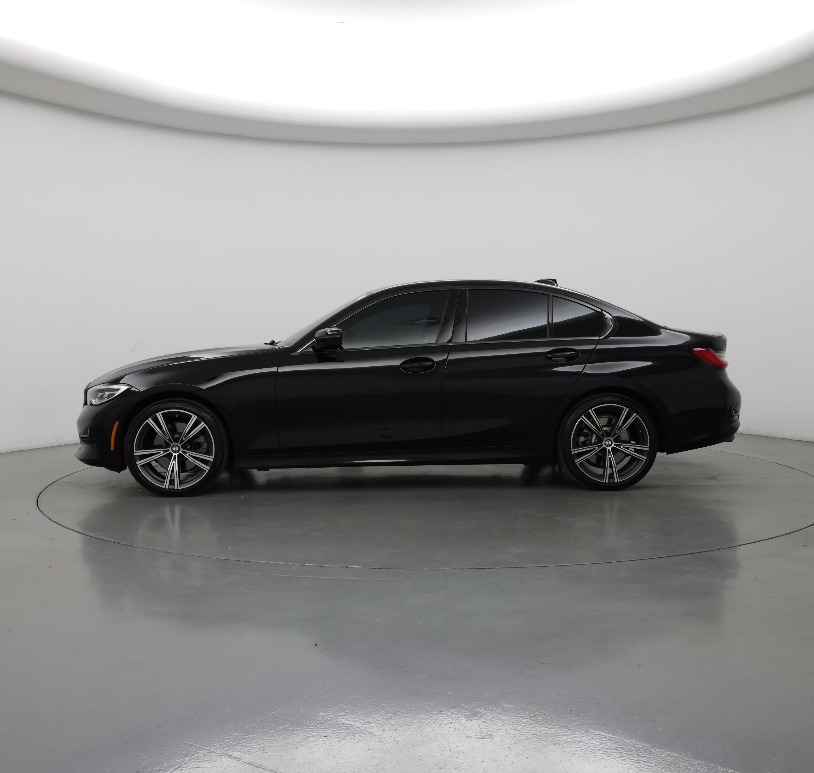 Thumbnail: 2021 BMW 3 Series - 3