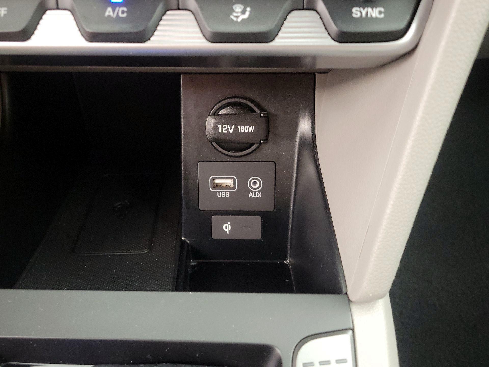 Thumbnail: 2020 Hyundai Elantra - 18