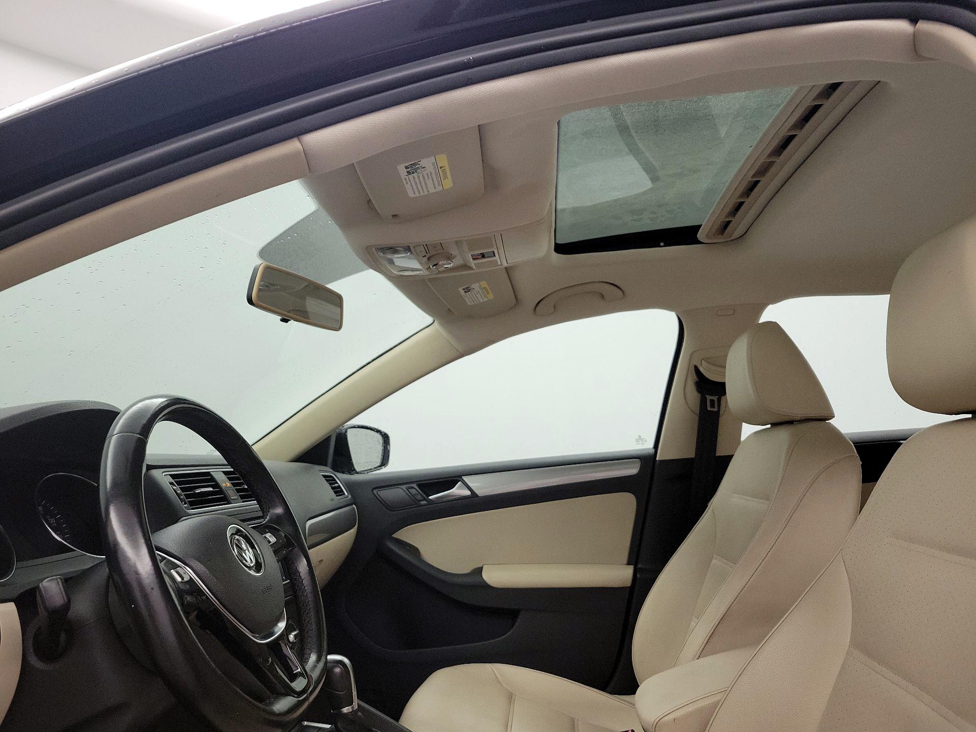 Thumbnail: 2017 Volkswagen Jetta - 19