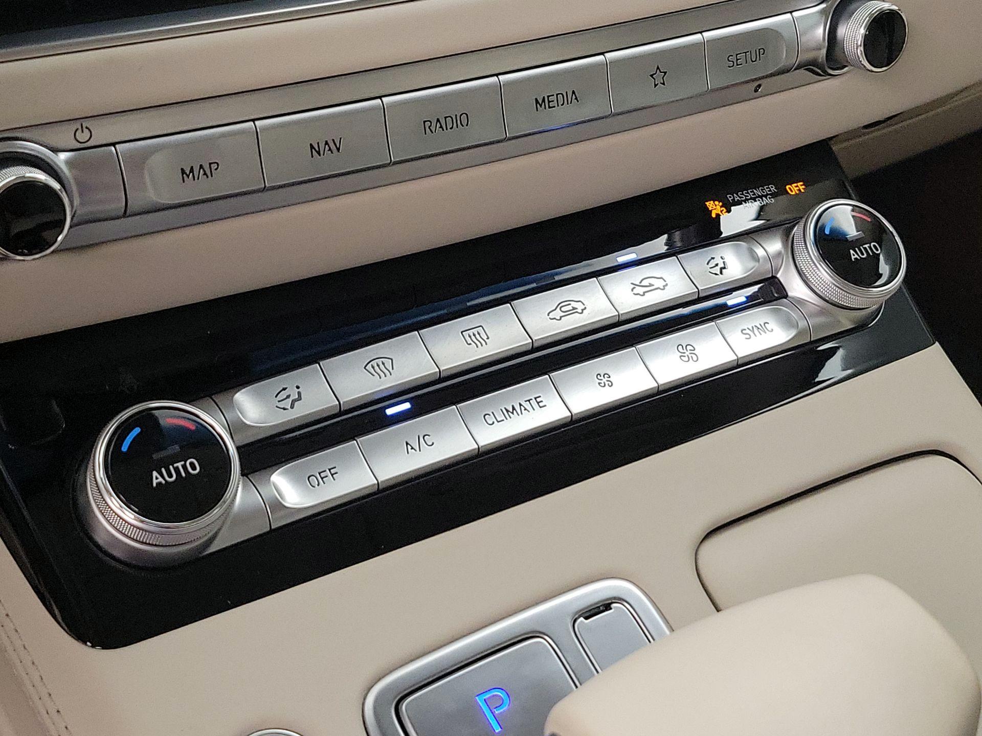 Thumbnail: 2022 Genesis G90 - 17