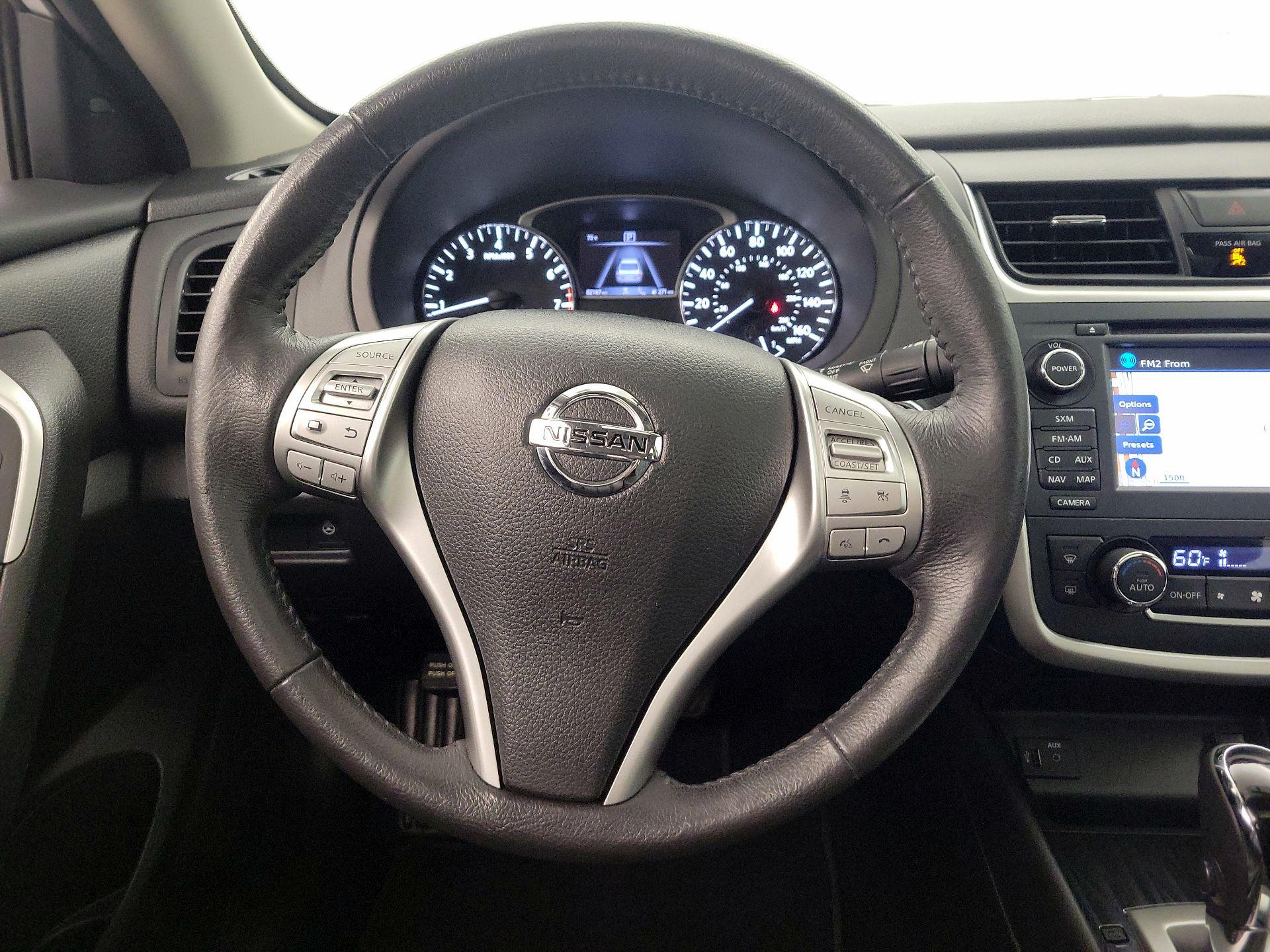 Thumbnail: 2016 Nissan Altima - 10